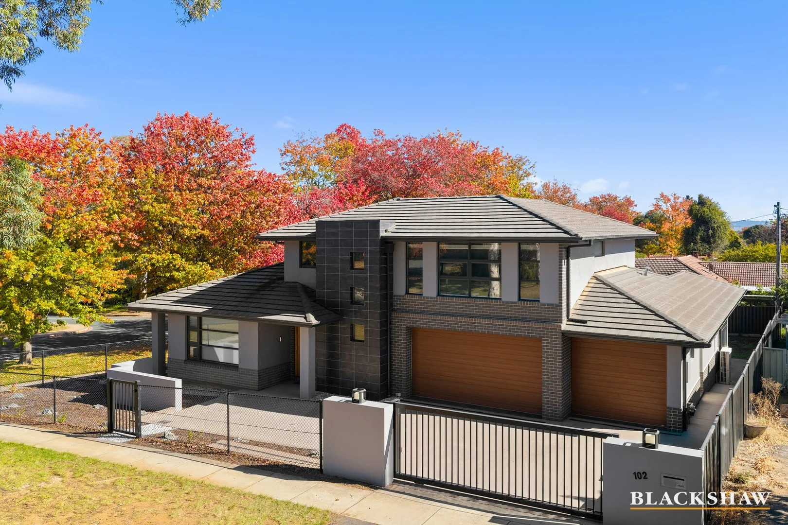 Photo of 102 Strickland Crescent, Deakin ACT 2600