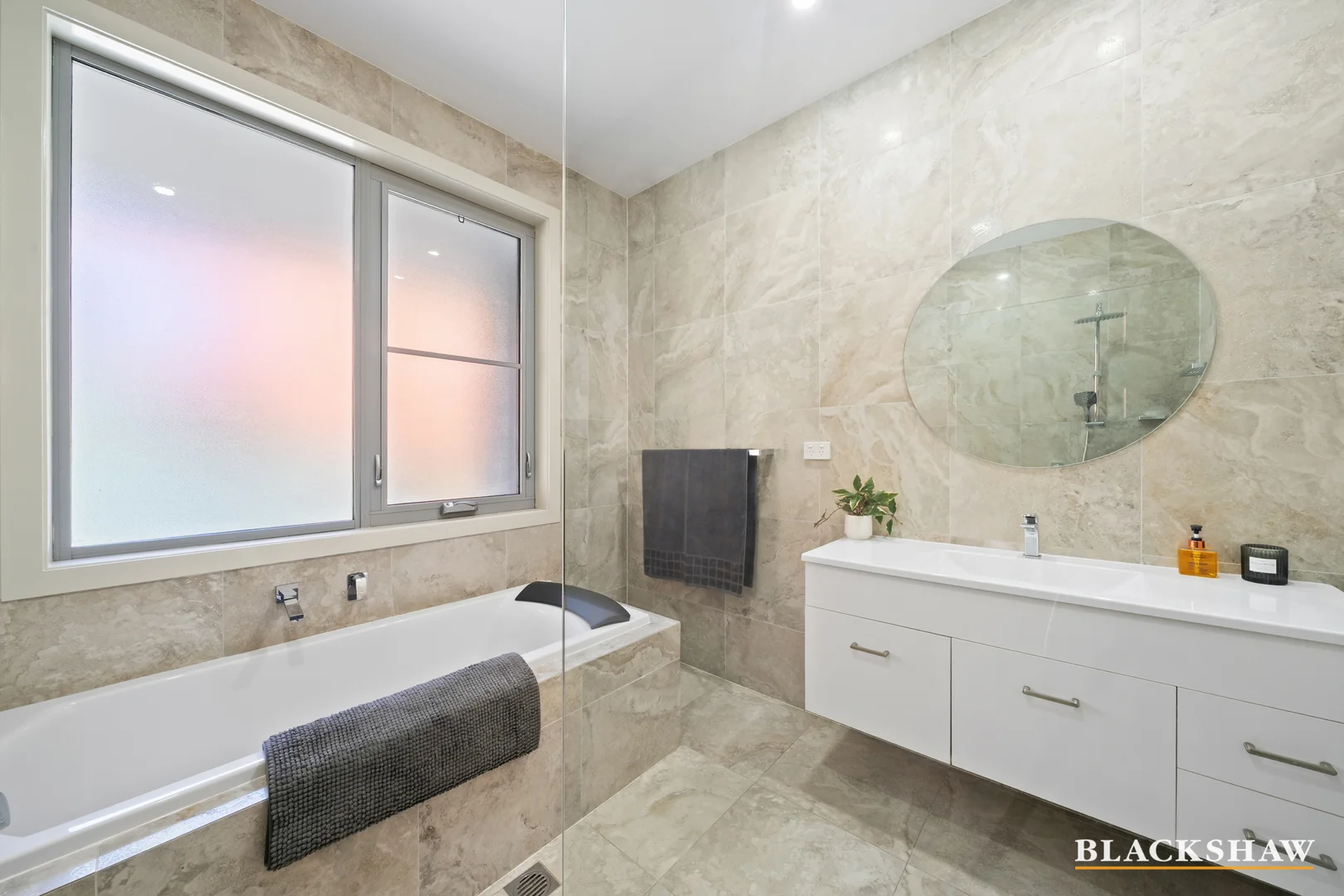 Photo of 102 Strickland Crescent, Deakin ACT 2600