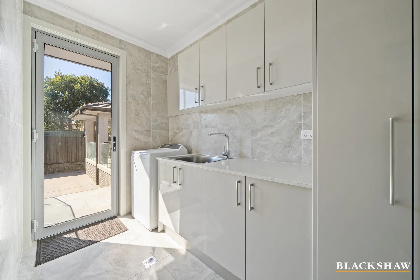 Photo of 102 Strickland Crescent, Deakin ACT 2600