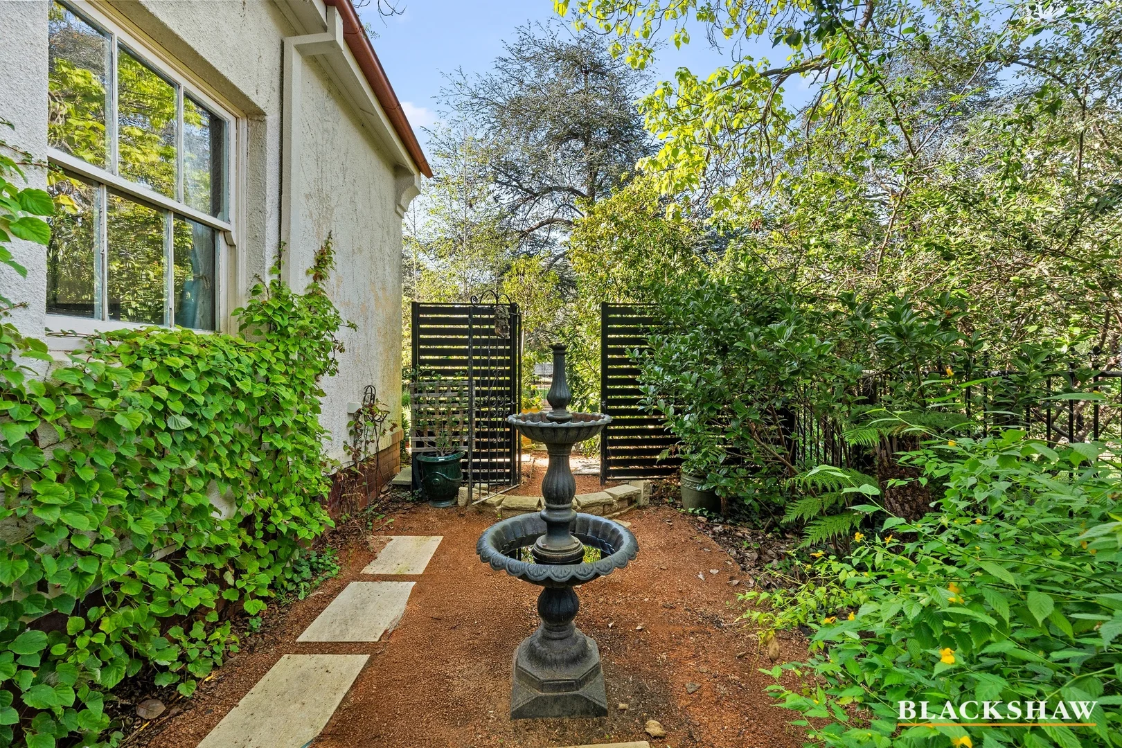 Photo of 71 Euree Street, Reid ACT 2612