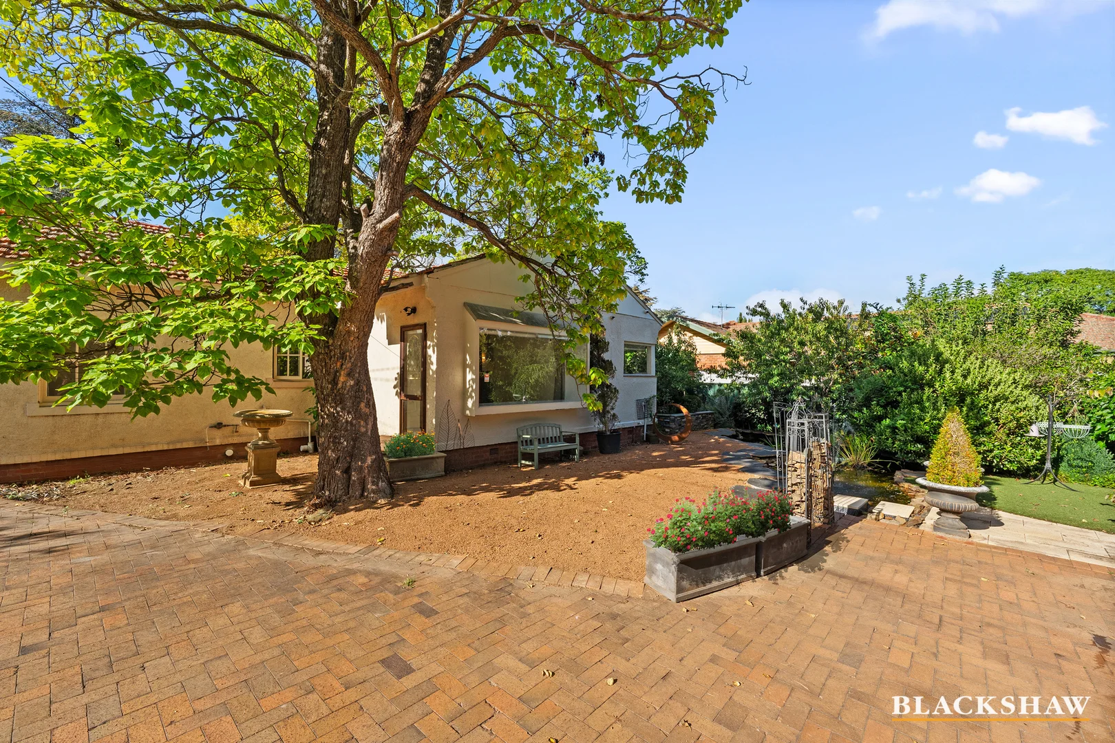 Photo of 71 Euree Street, Reid ACT 2612