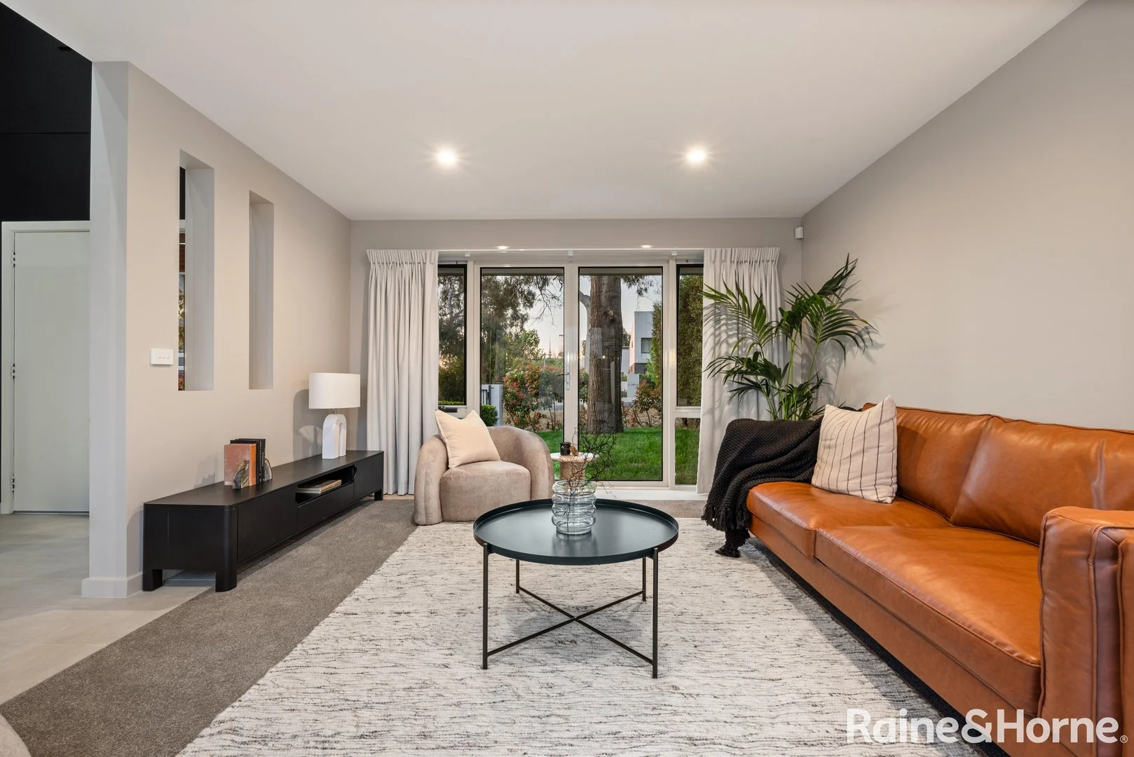 Photo of 47 Gawler crescent, Deakin ACT 2600