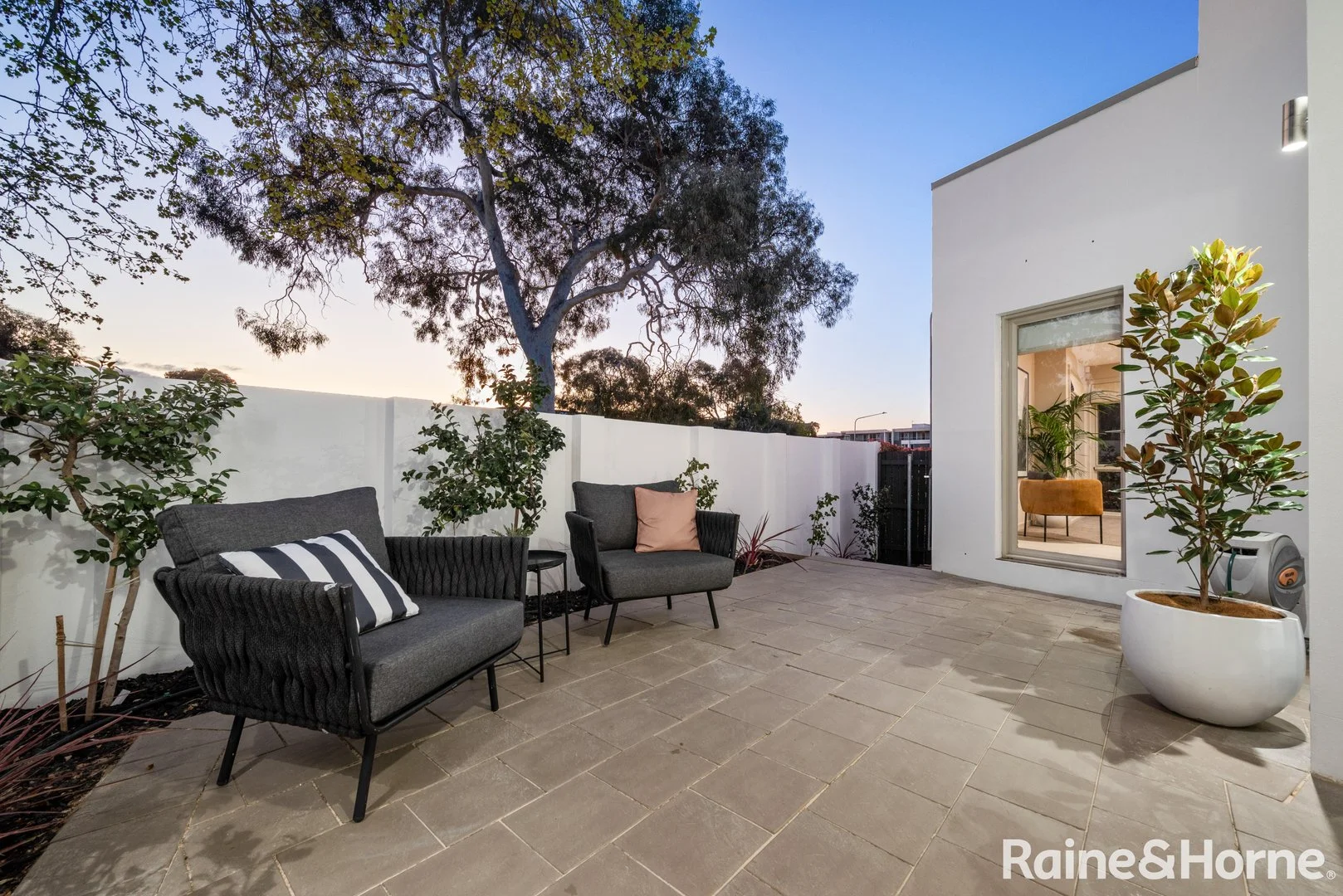 Photo of 47 Gawler crescent, Deakin ACT 2600