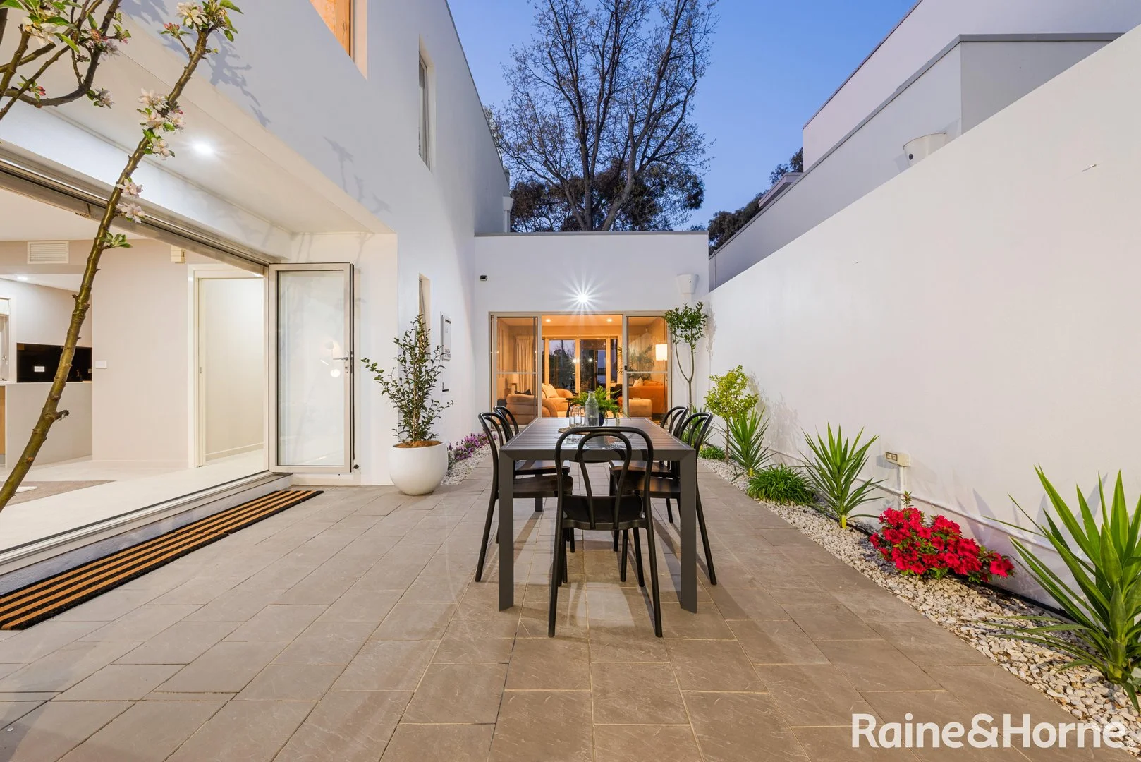 Photo of 47 Gawler crescent, Deakin ACT 2600