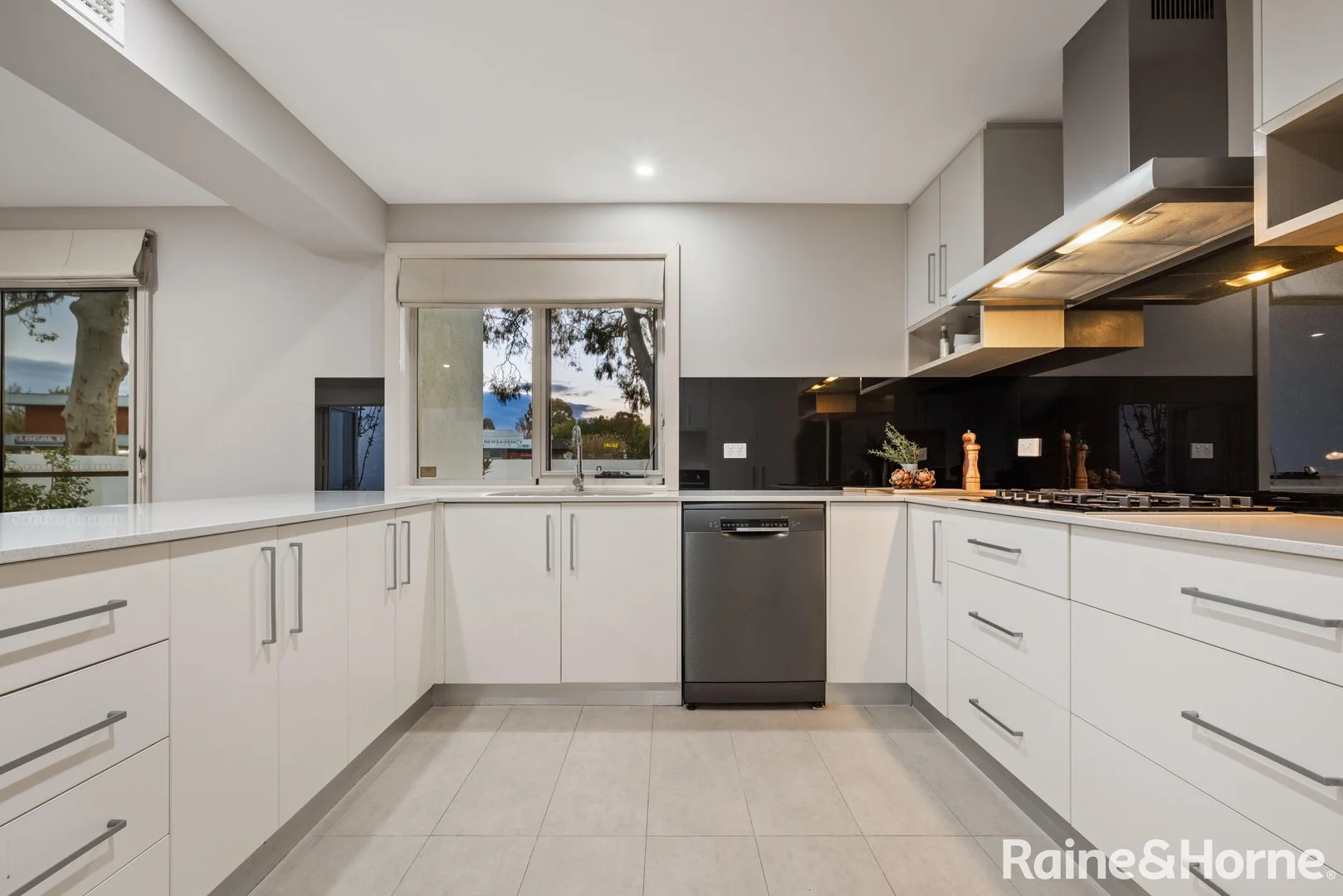 Photo of 47 Gawler crescent, Deakin ACT 2600