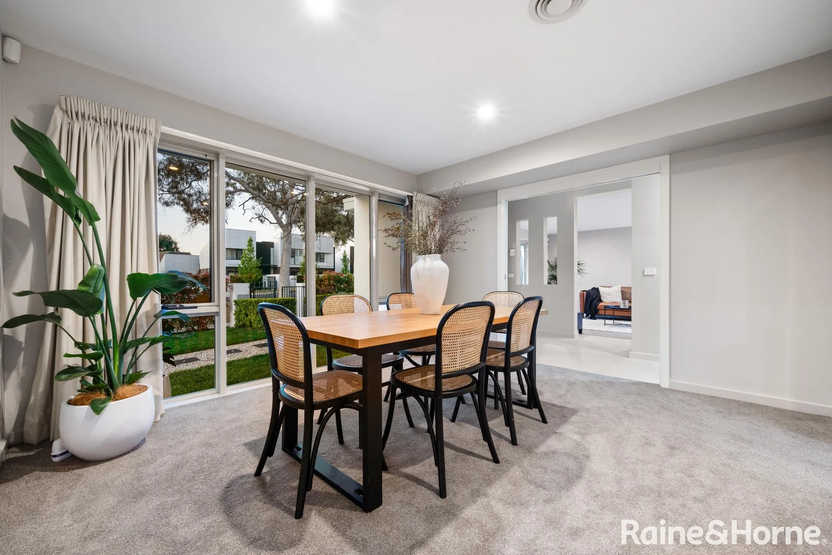 Photo of 47 Gawler crescent, Deakin ACT 2600