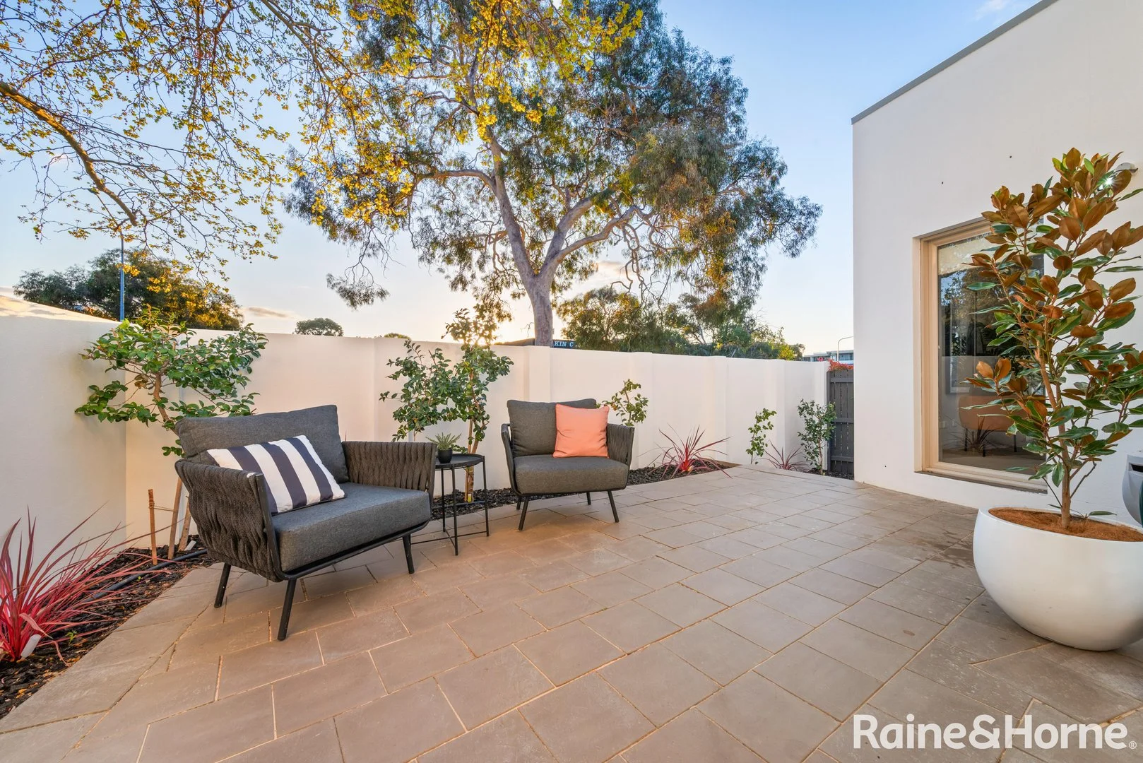 Photo of 47 Gawler crescent, Deakin ACT 2600