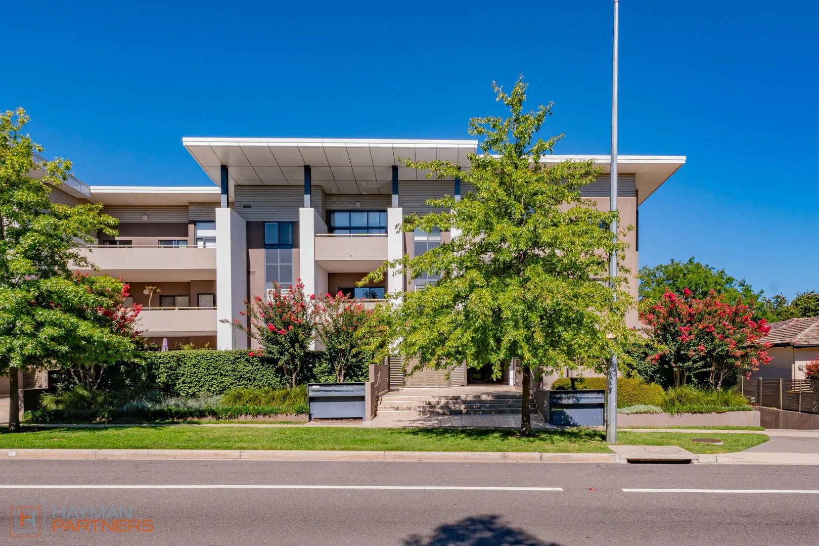 Photo of 28/29 State Circle, Deakin ACT 2600