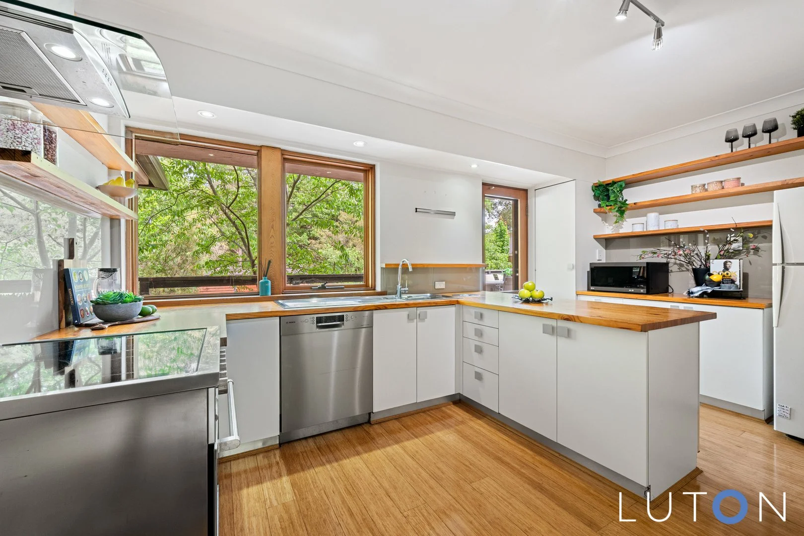 Photo of 8 Schlich Street, Yarralumla ACT 2600