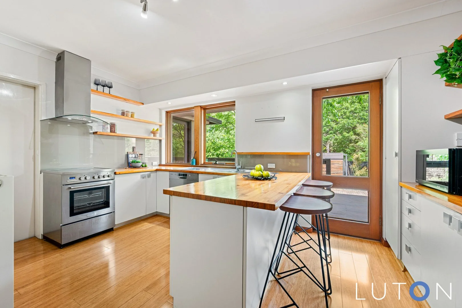 Photo of 8 Schlich Street, Yarralumla ACT 2600