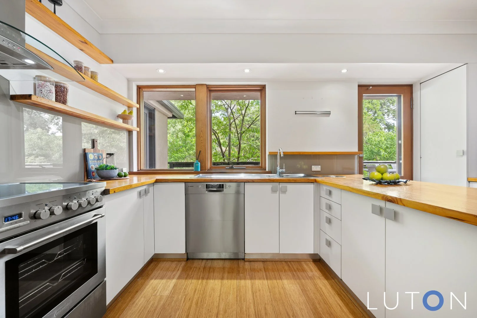 Photo of 8 Schlich Street, Yarralumla ACT 2600