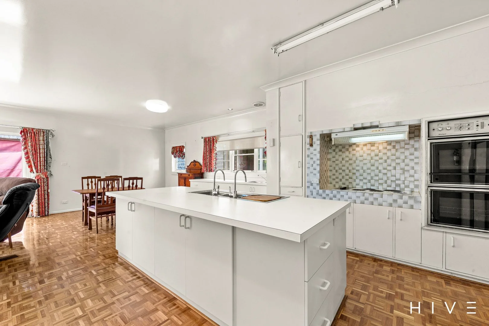 Photo of 36 Melbourne Avenue, Deakin ACT 2600