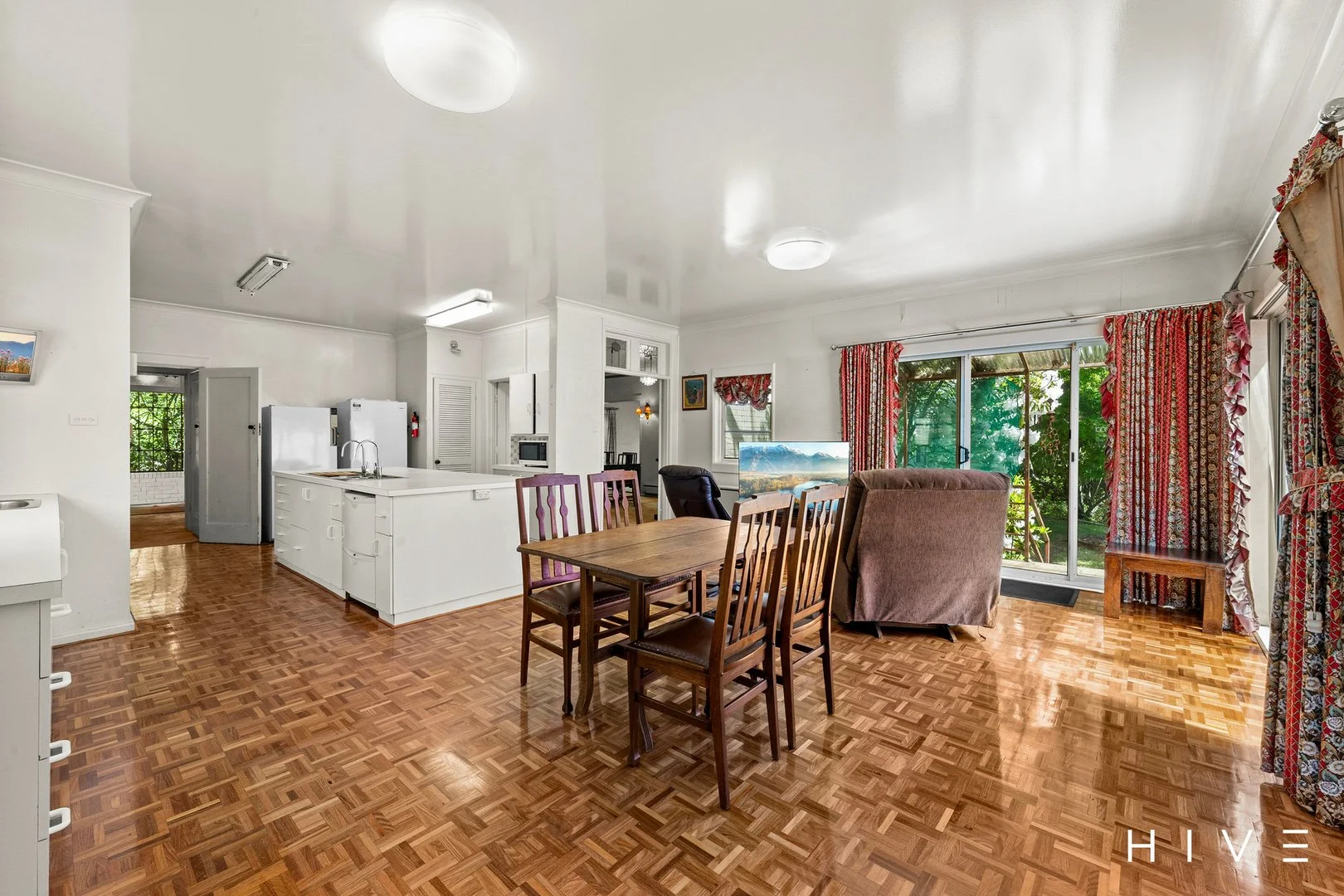 Photo of 36 Melbourne Avenue, Deakin ACT 2600