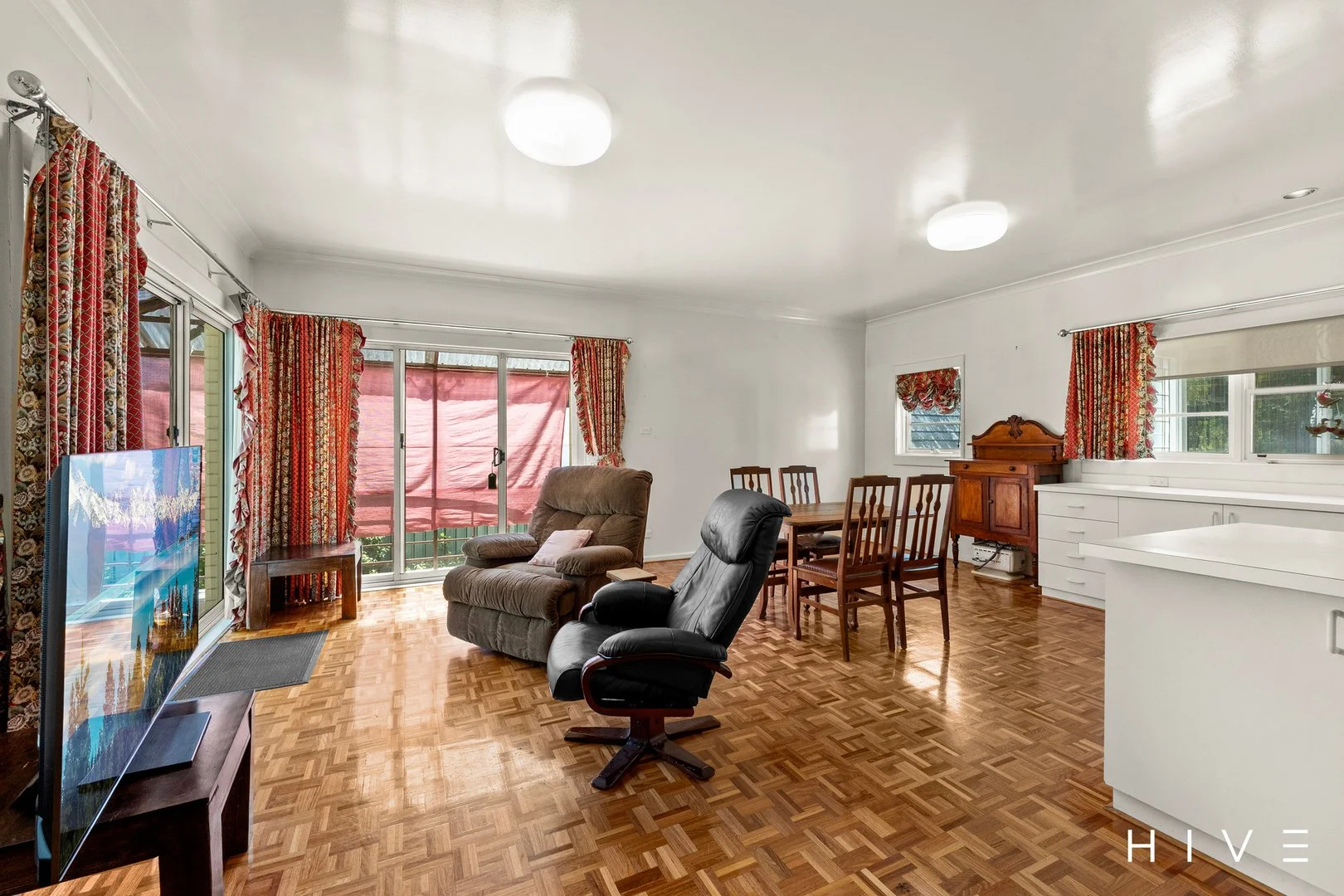 Photo of 36 Melbourne Avenue, Deakin ACT 2600