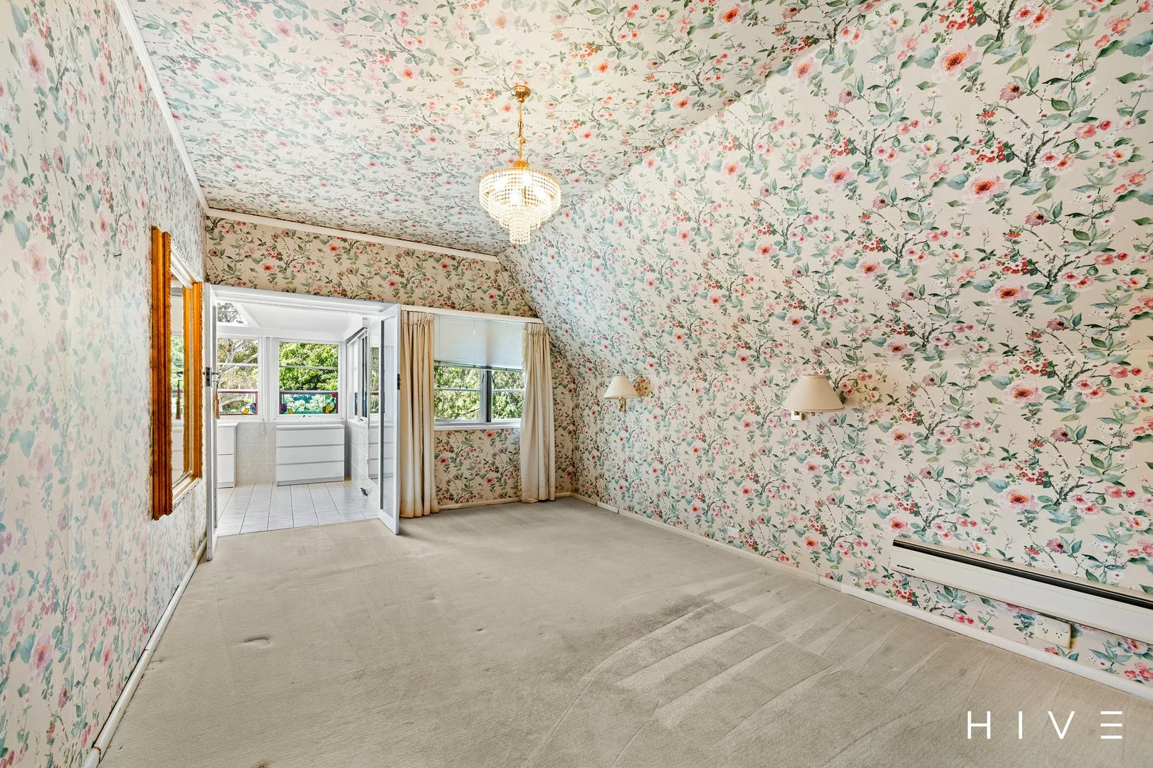 Photo of 36 Melbourne Avenue, Deakin ACT 2600