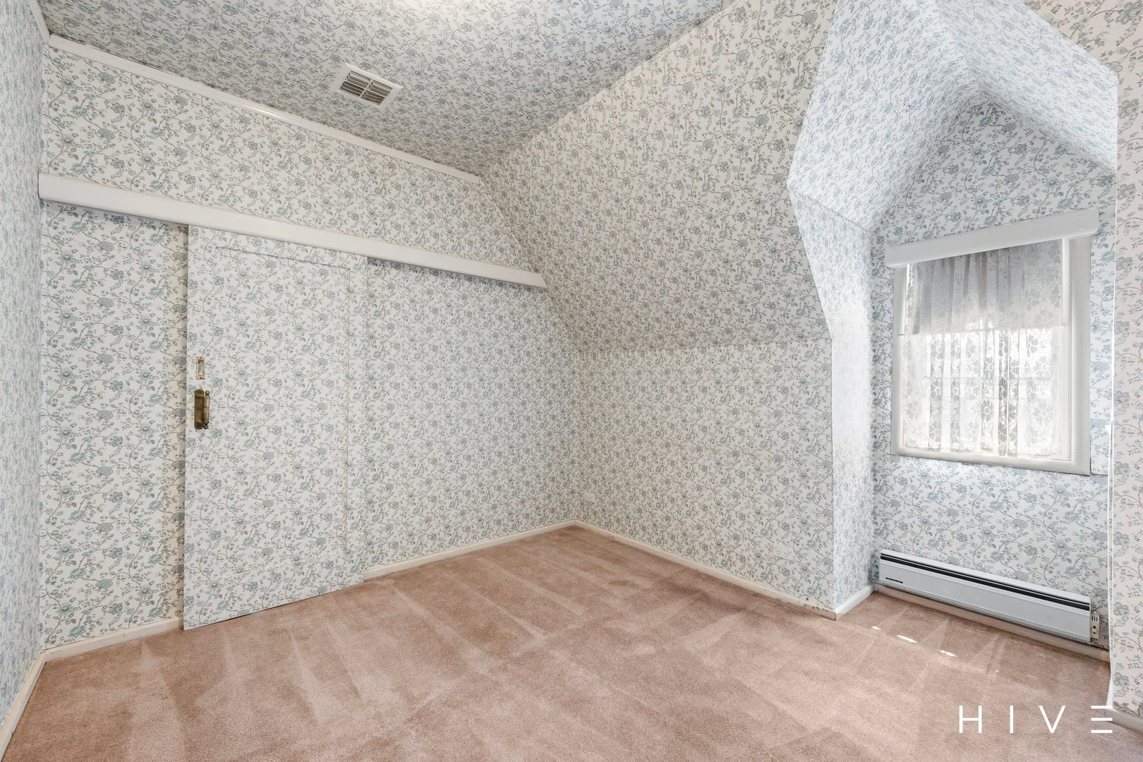 Photo of 36 Melbourne Avenue, Deakin ACT 2600