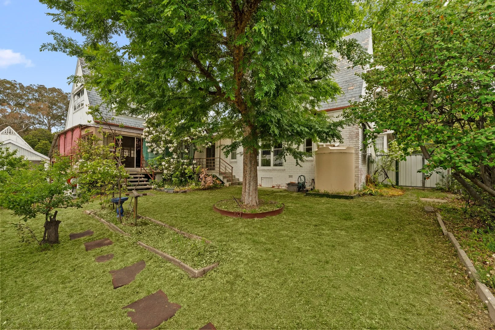 Photo of 36 Melbourne Avenue, Deakin ACT 2600