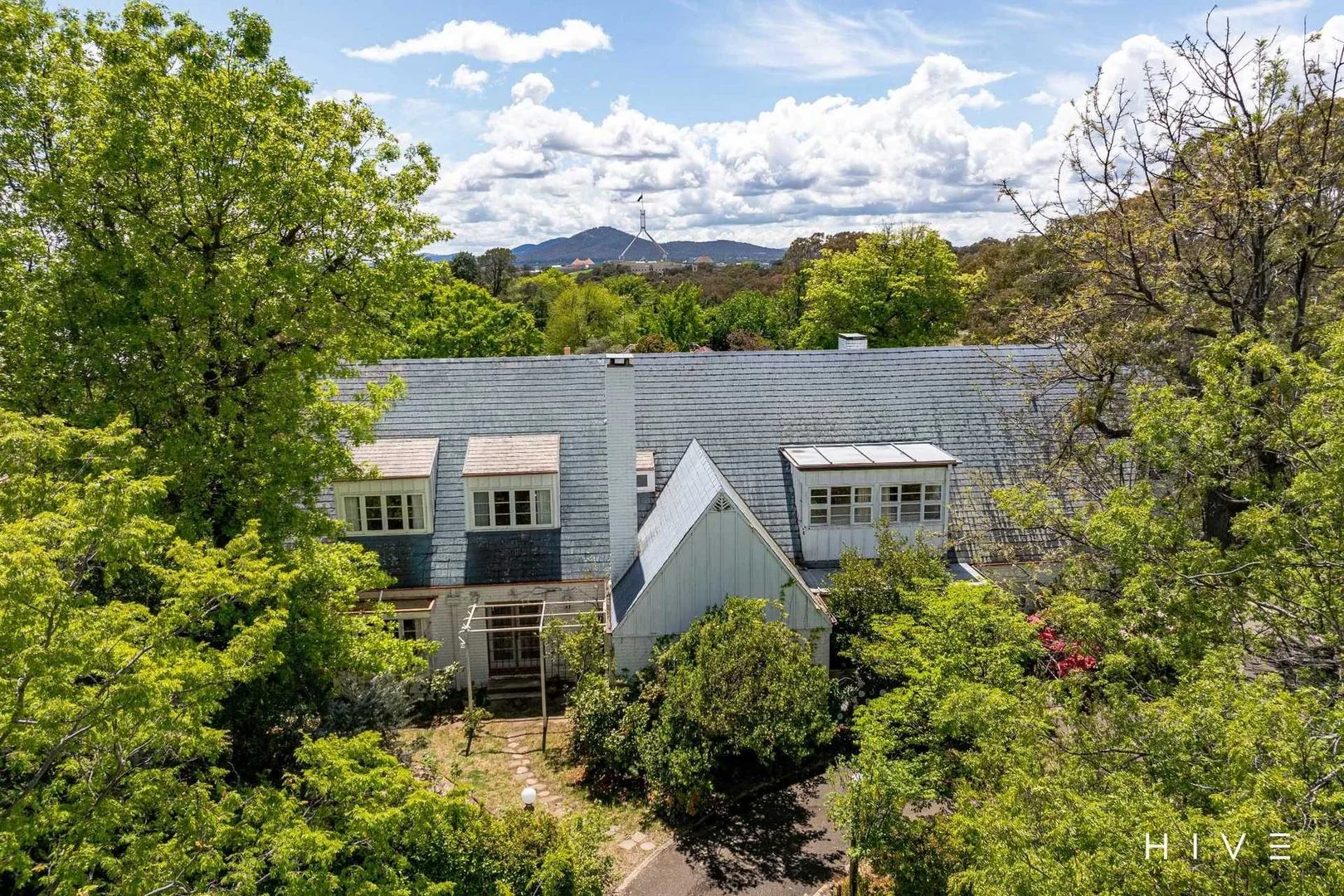 Photo of 36 Melbourne Avenue, Deakin ACT 2600