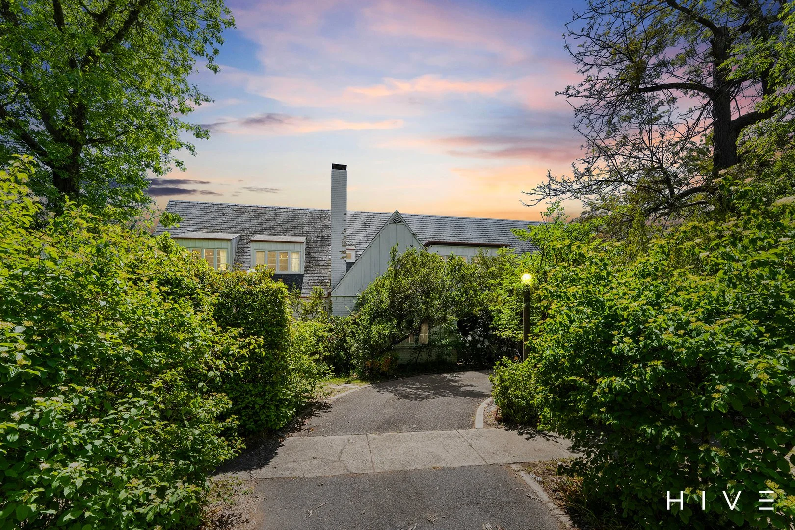 Photo of 36 Melbourne Avenue, Deakin ACT 2600