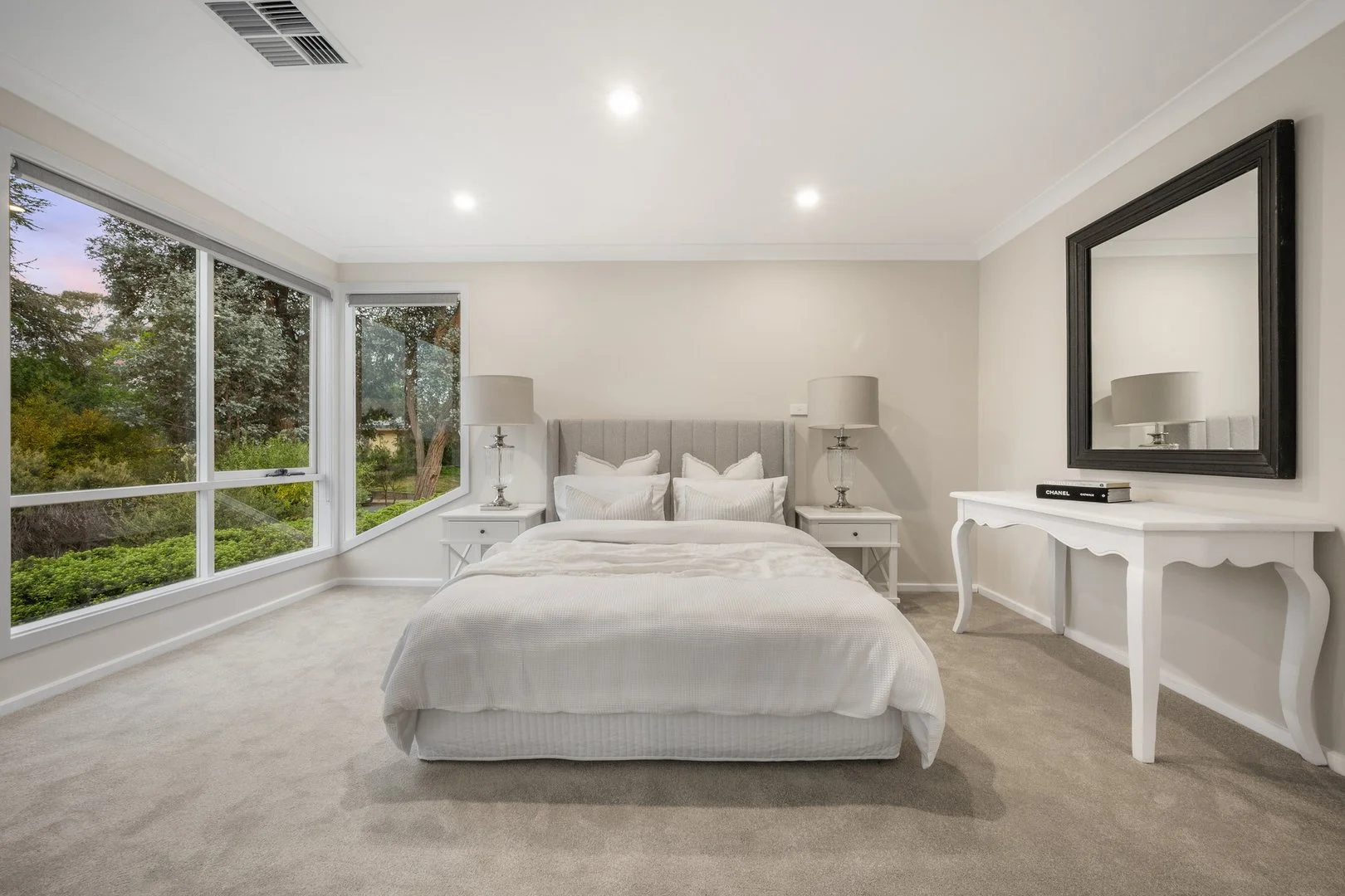 Photo of 22 Fergusson Crescent, Deakin ACT 2600