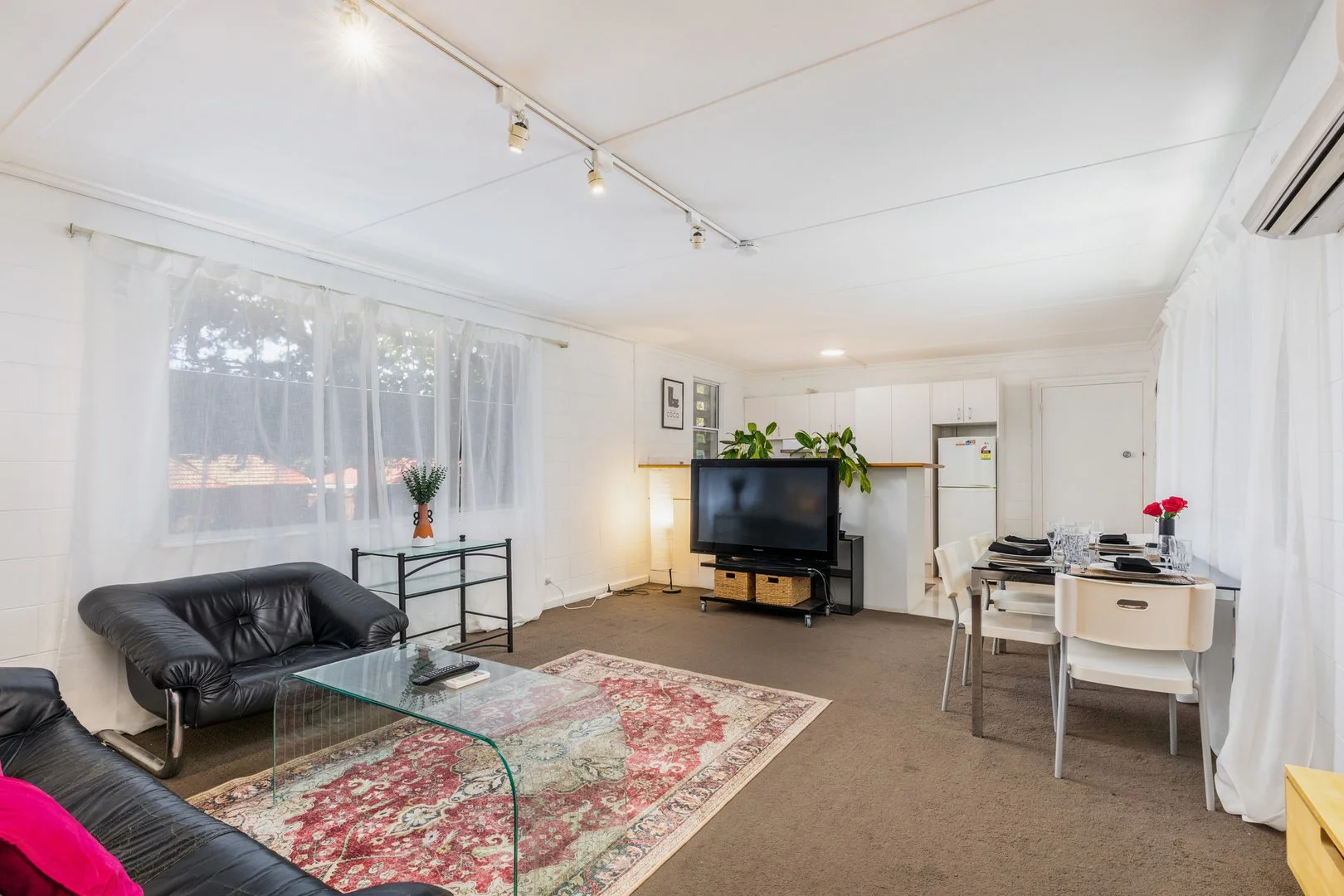 Photo of 10 Schlich Street, Yarralumla ACT 2600