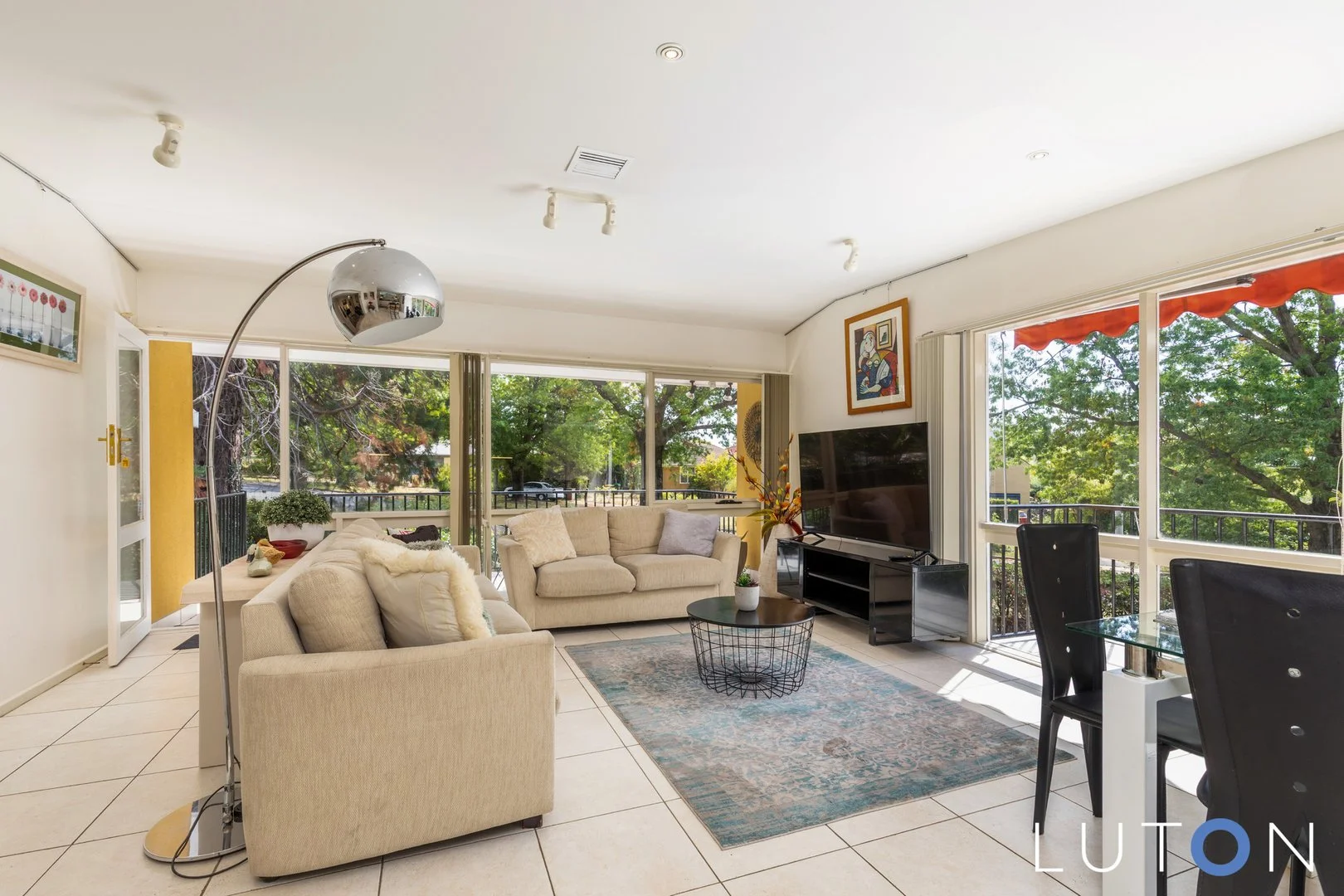 Photo of 10 Schlich Street, Yarralumla ACT 2600