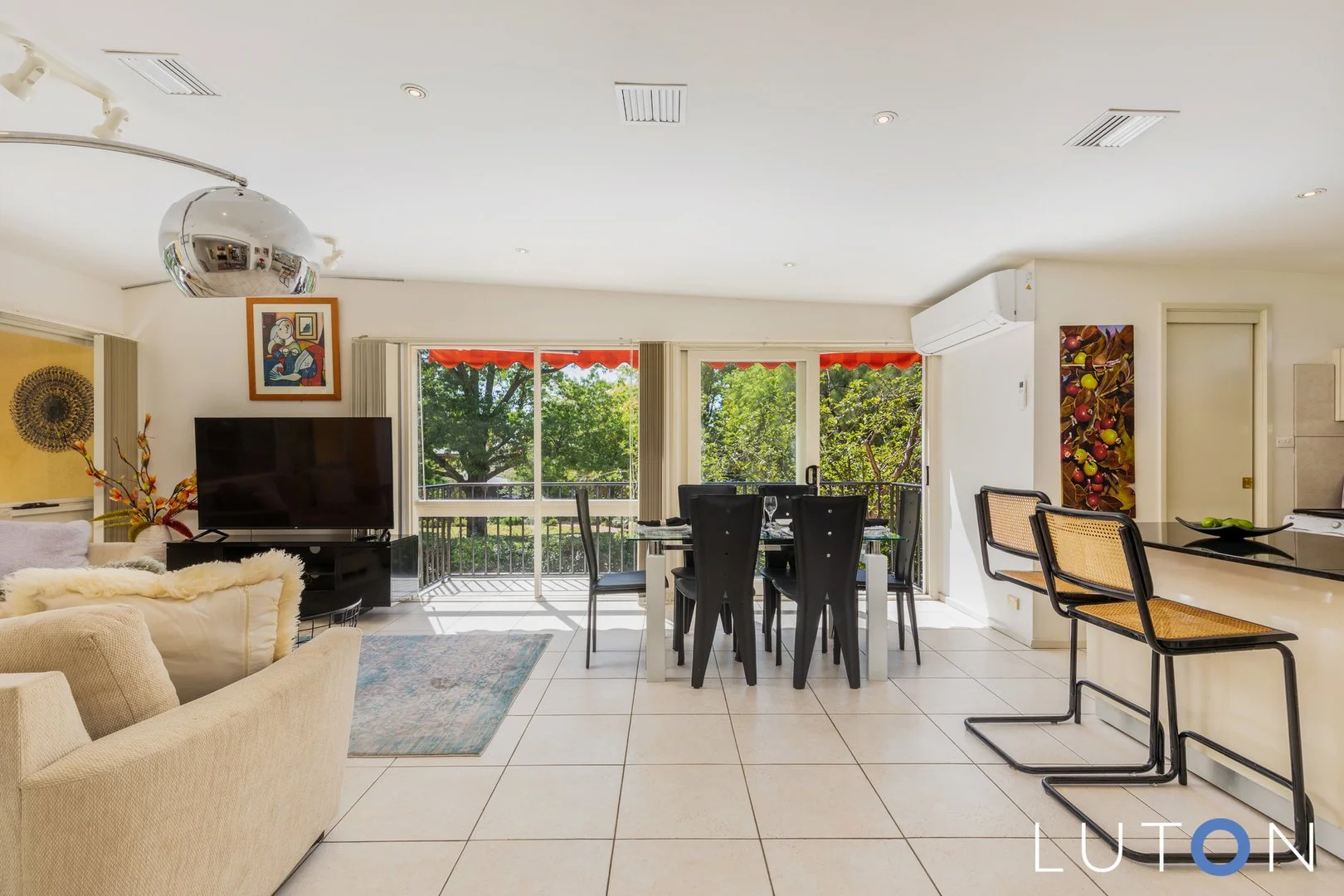 Photo of 10 Schlich Street, Yarralumla ACT 2600