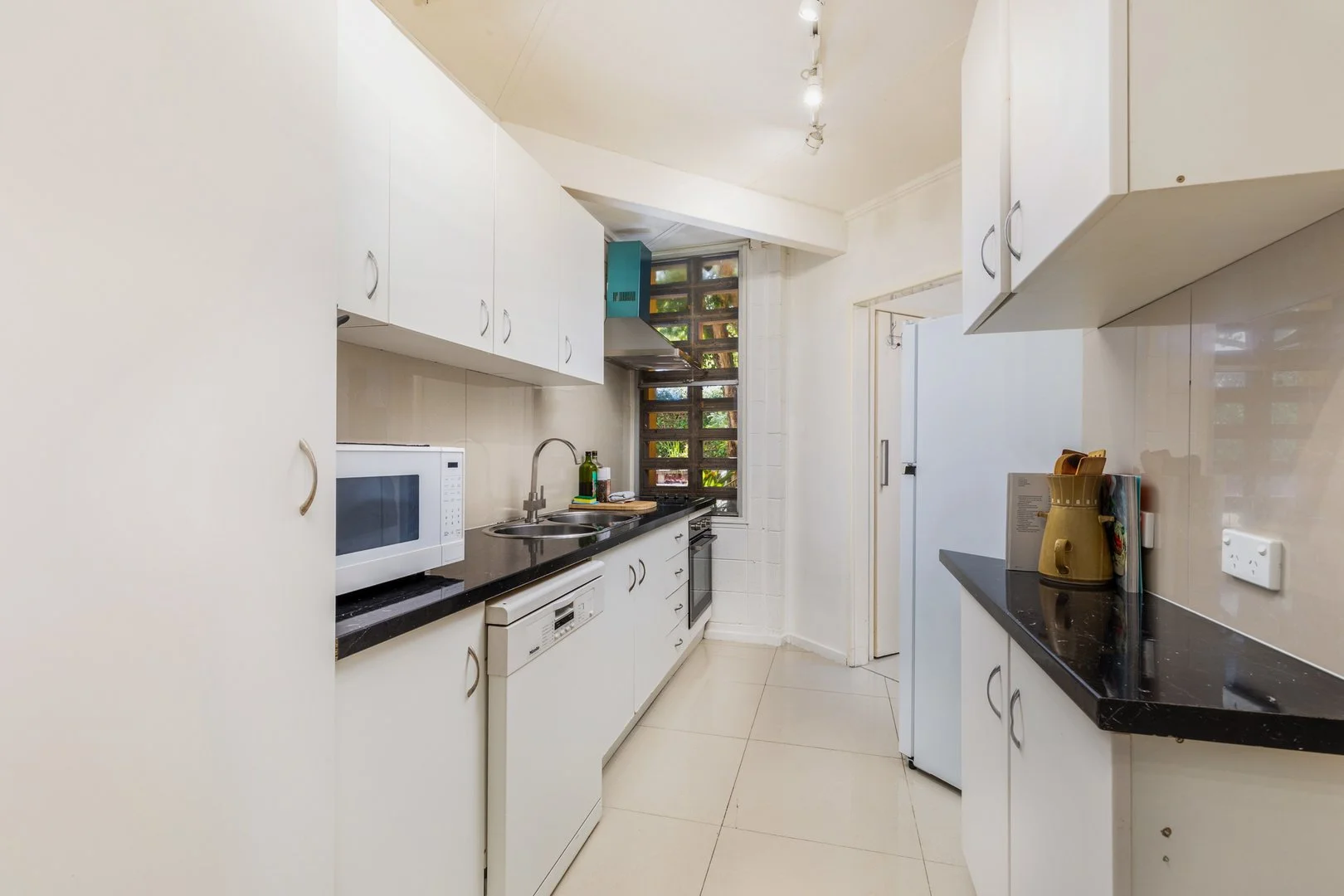 Photo of 10 Schlich Street, Yarralumla ACT 2600