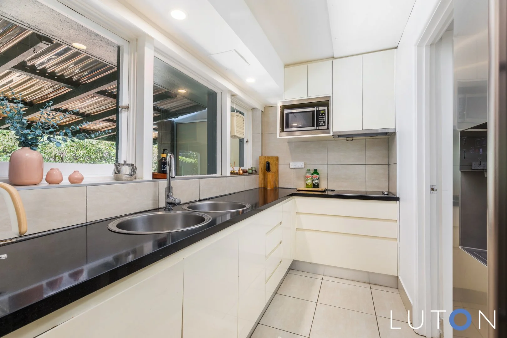 Photo of 10 Schlich Street, Yarralumla ACT 2600