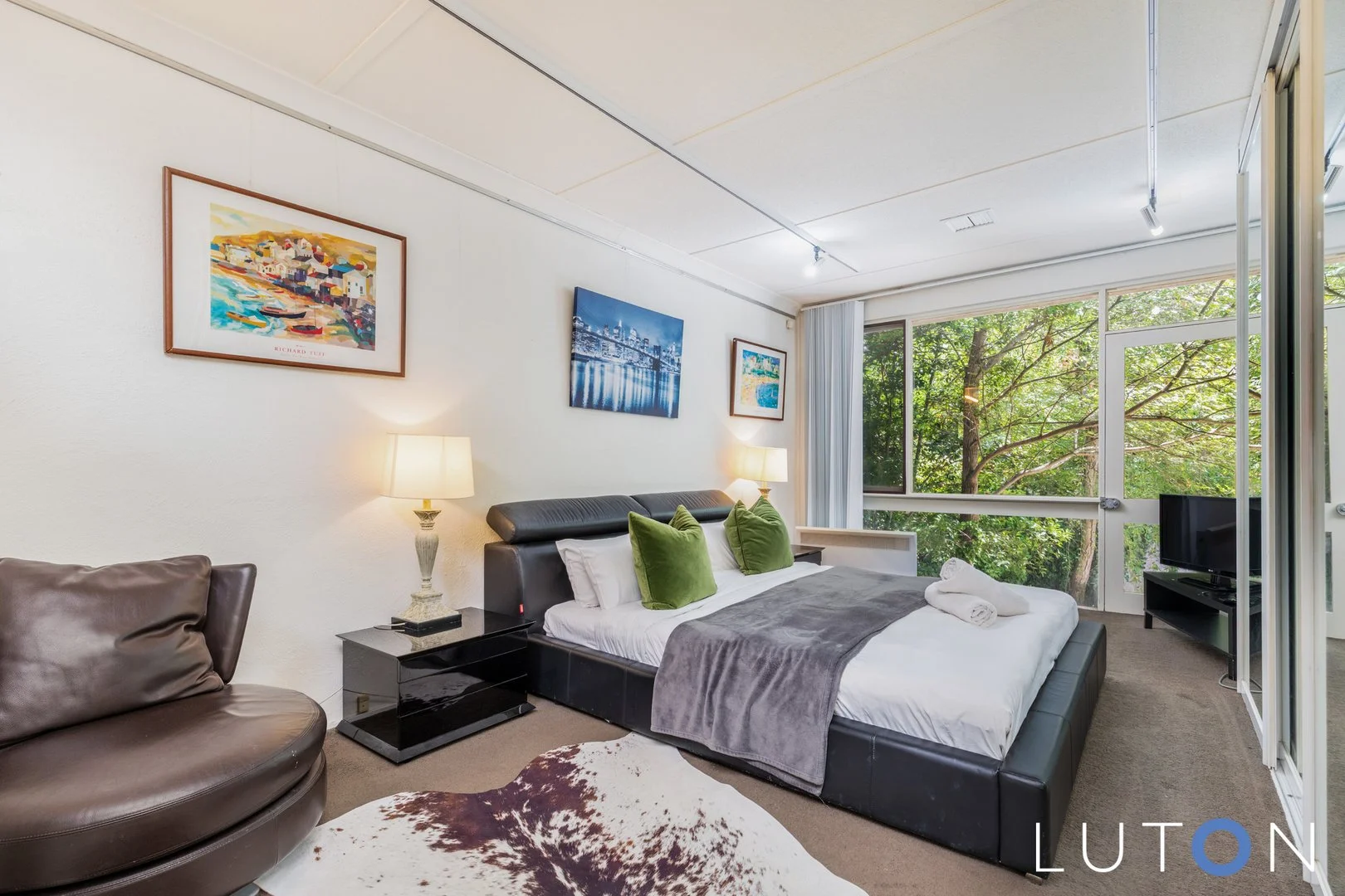 Photo of 10 Schlich Street, Yarralumla ACT 2600