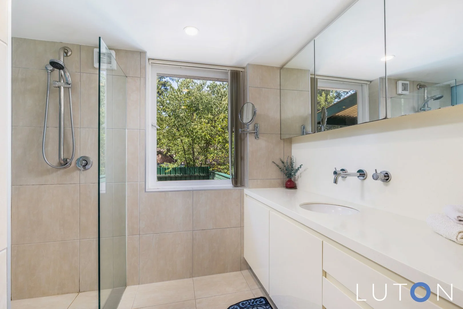Photo of 10 Schlich Street, Yarralumla ACT 2600