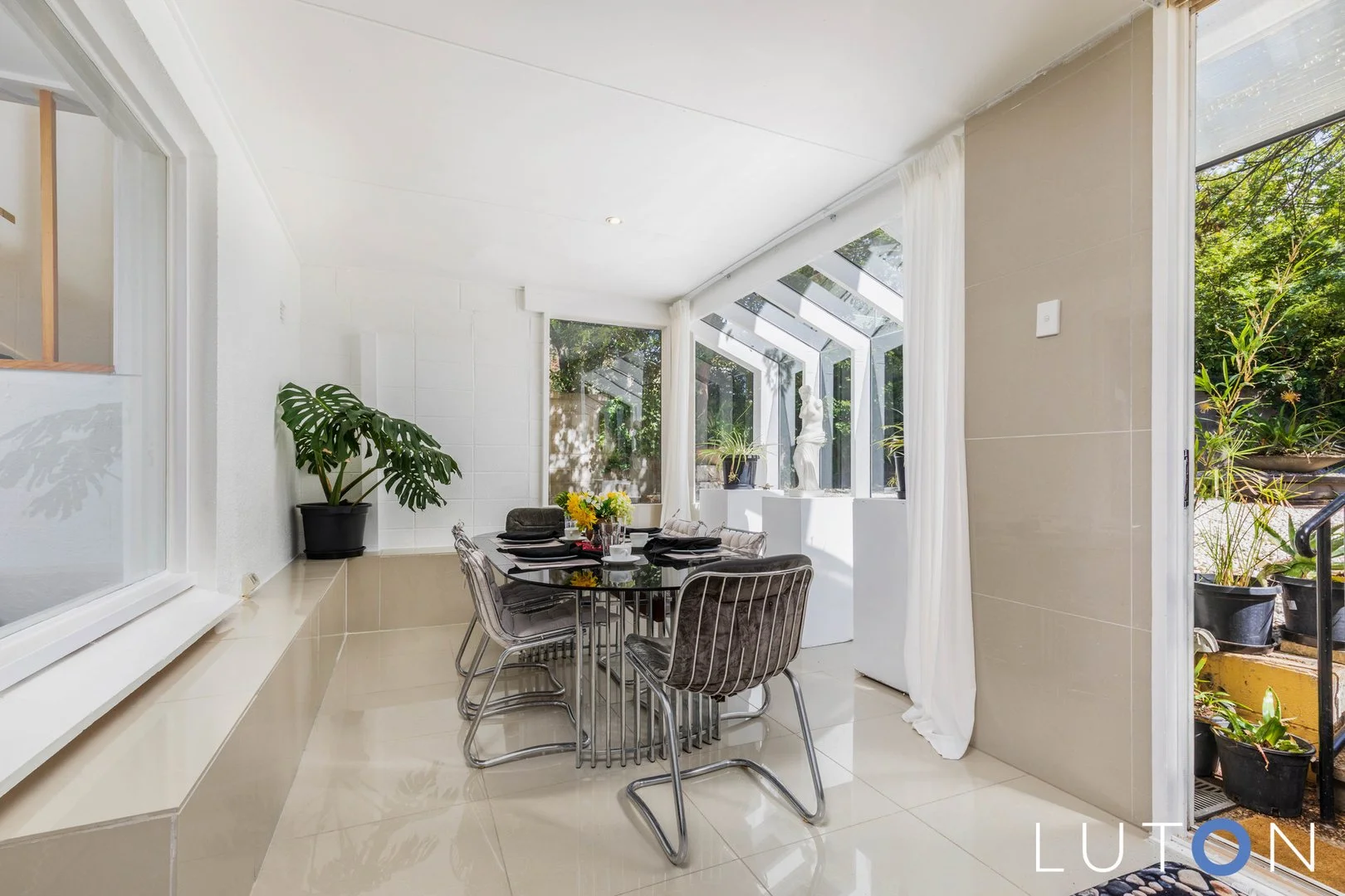 Photo of 10 Schlich Street, Yarralumla ACT 2600