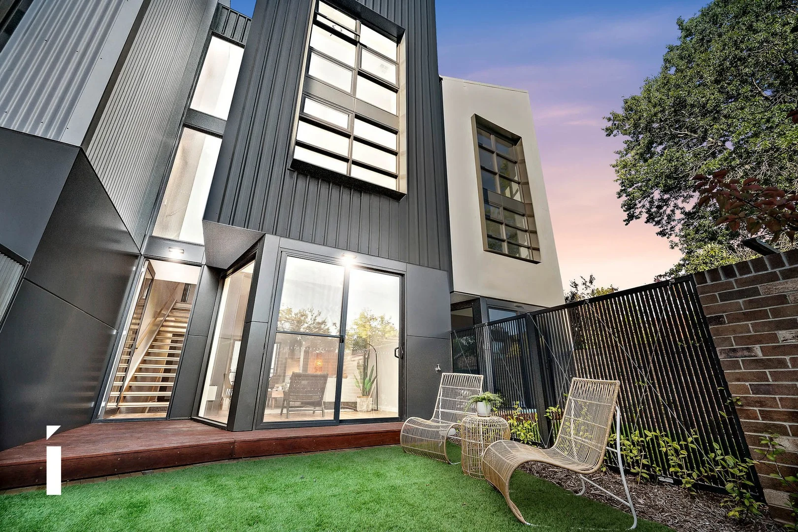 Photo of 2/1 Coolac Place, Braddon ACT 2612