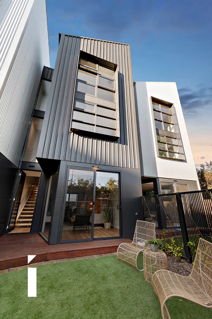 Photo of 2/1 Coolac Place, Braddon ACT 2612