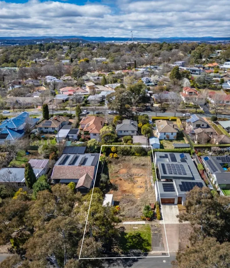 Photo of 90 Hopetoun Circuit, Yarralumla ACT 2600