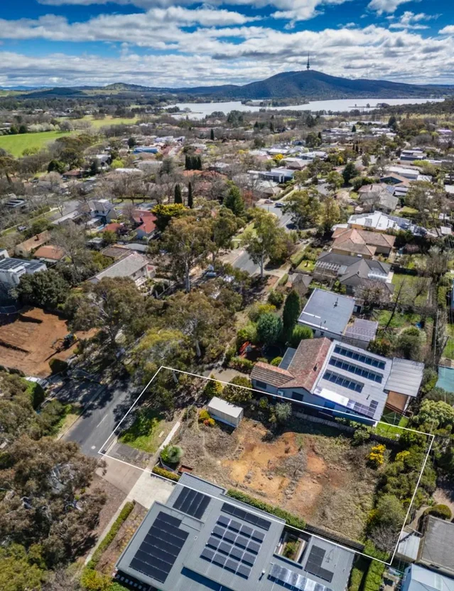 Photo of 90 Hopetoun Circuit, Yarralumla ACT 2600