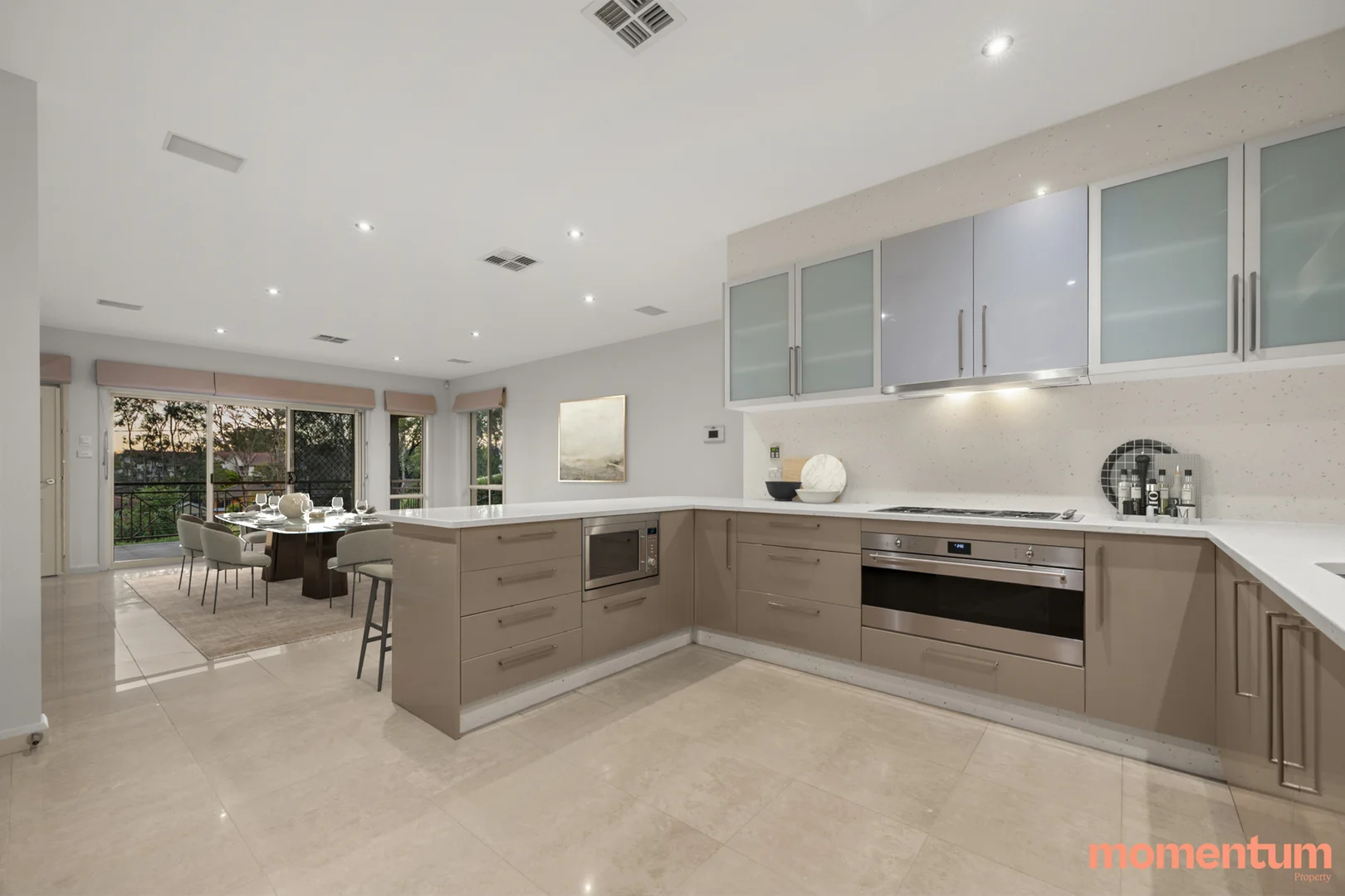 Photo of 31 Dennis Street, Garran ACT 2605