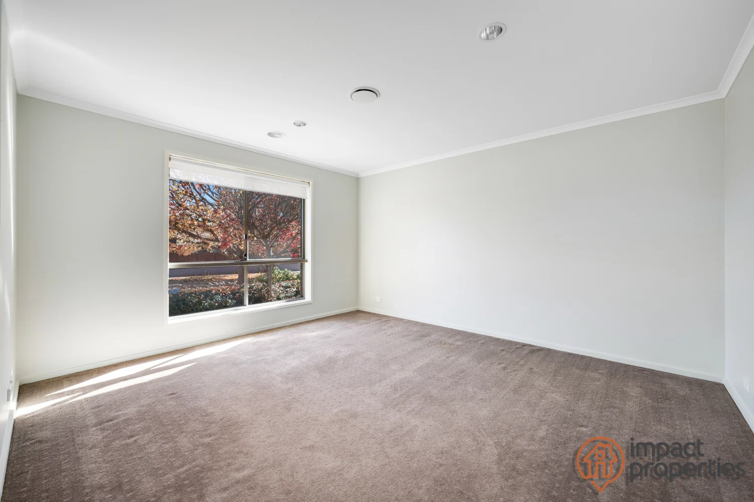 Photo of 4 Clendinnen Street, Dunlop ACT 2615