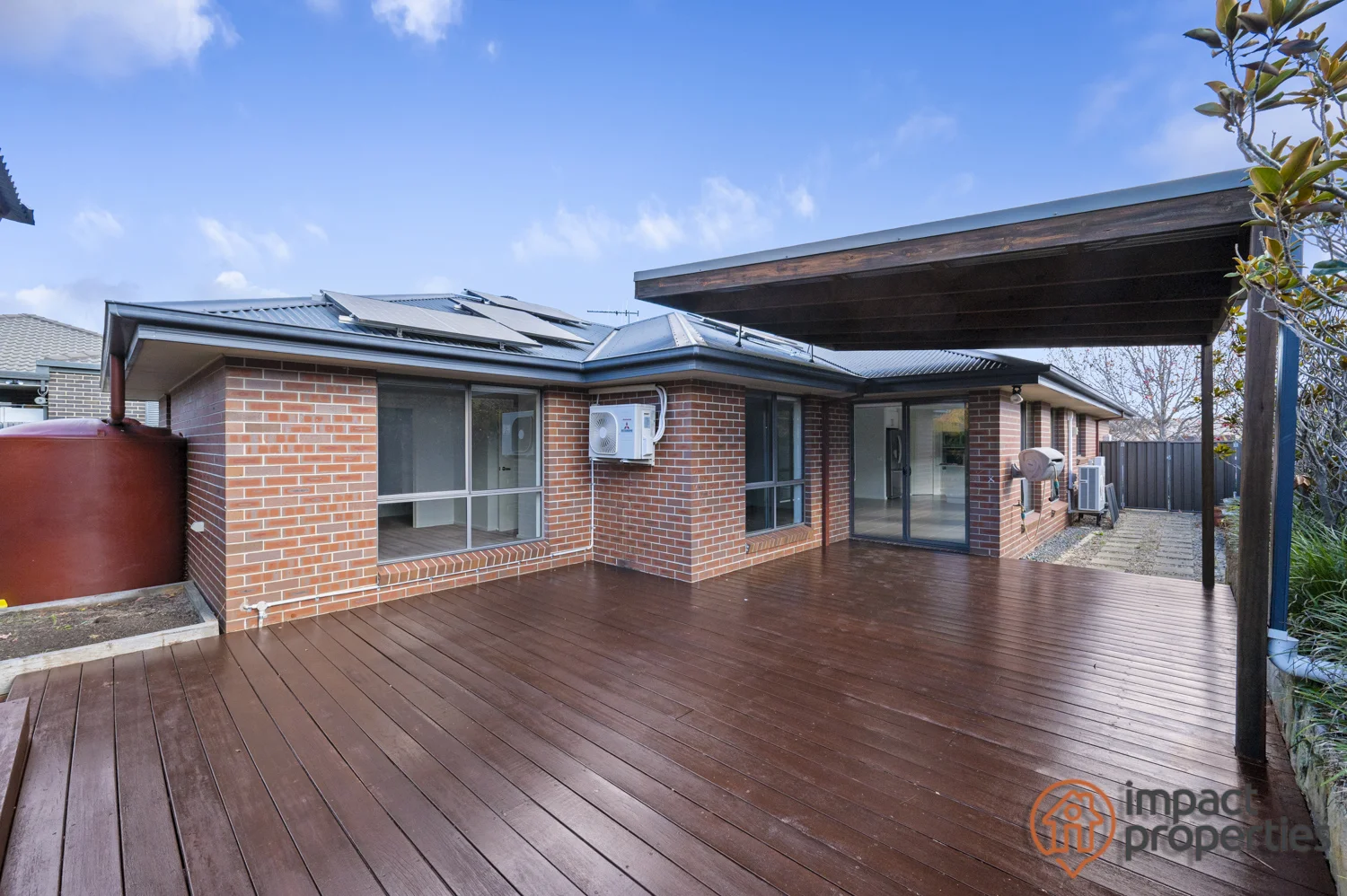 Photo of 4 Clendinnen Street, Dunlop ACT 2615