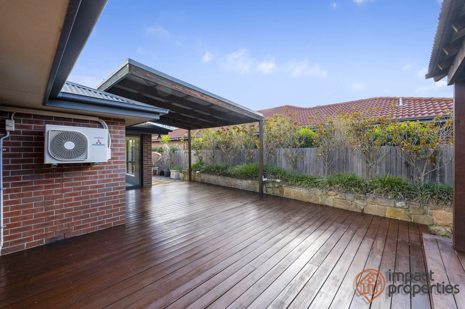 Photo of 4 Clendinnen Street, Dunlop ACT 2615