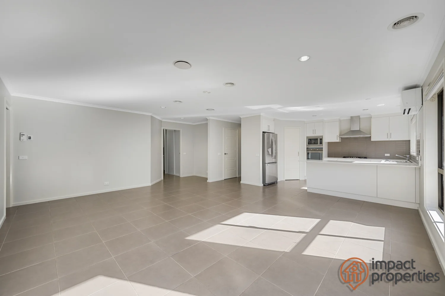 Photo of 4 Clendinnen Street, Dunlop ACT 2615