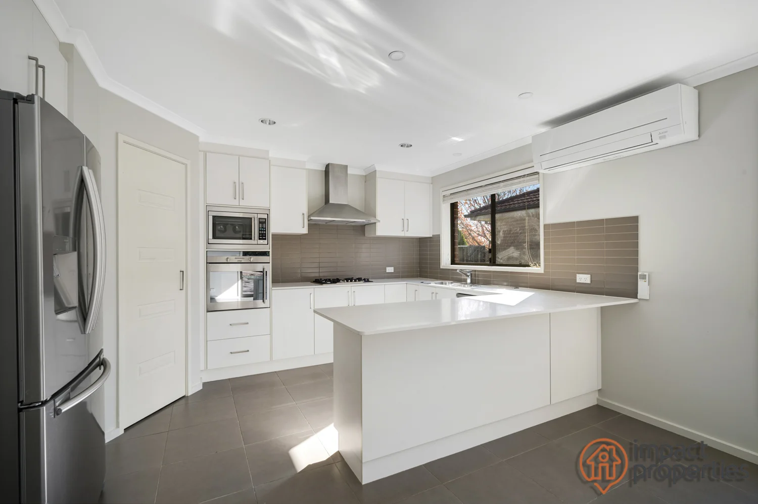 Photo of 4 Clendinnen Street, Dunlop ACT 2615
