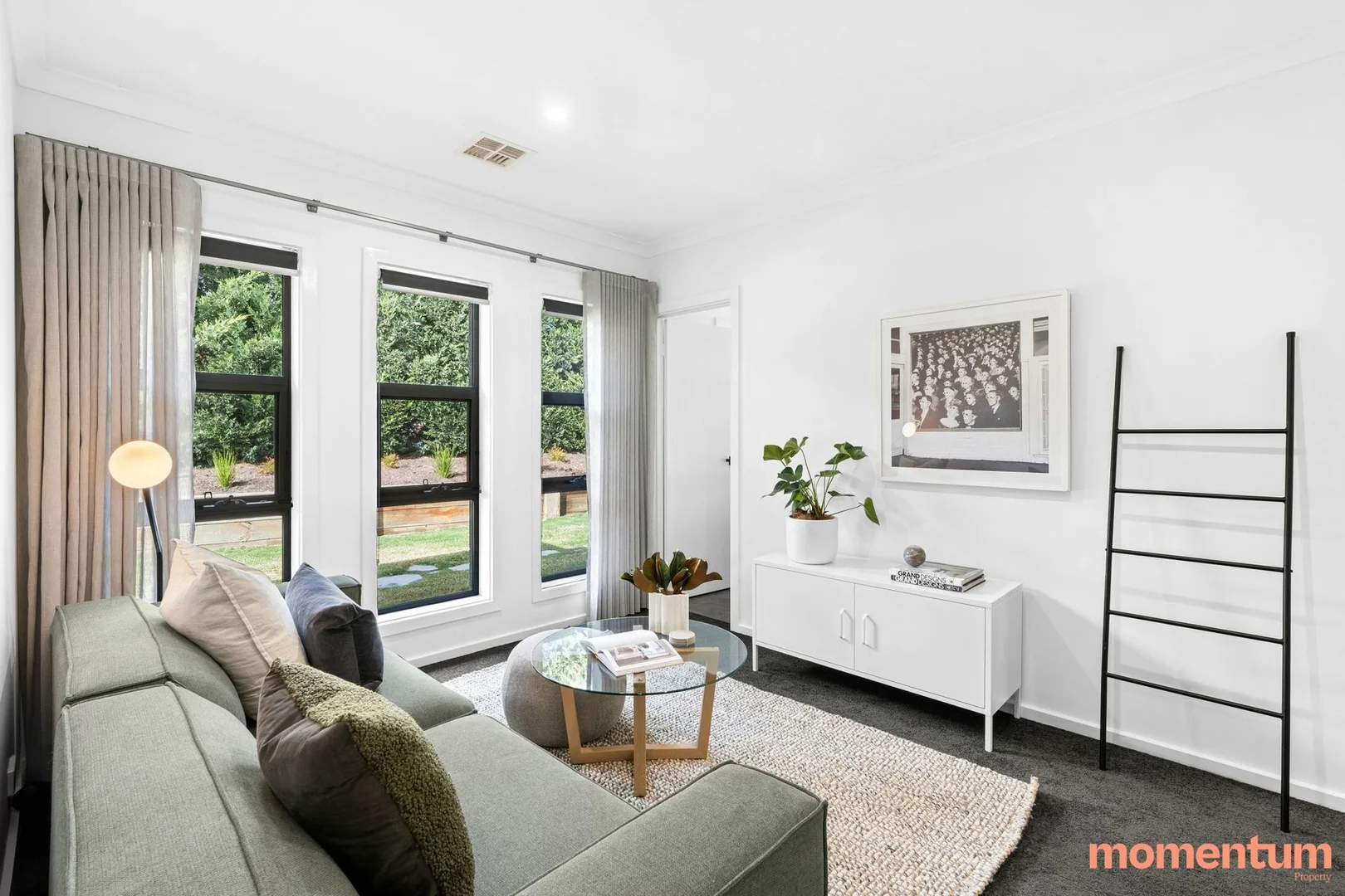 Photo of 1 Hellyer Street, Holder ACT 2611