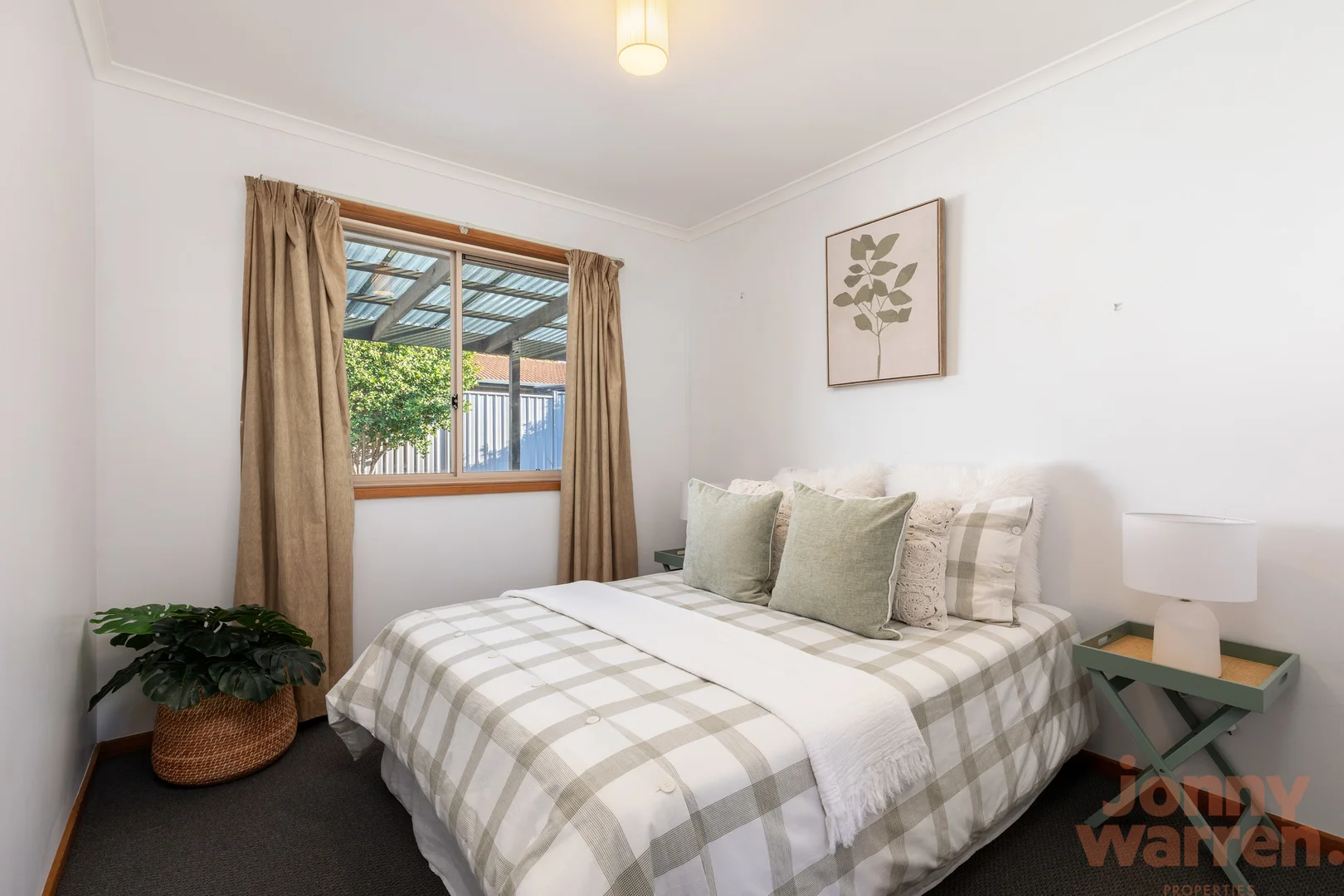 Photo of 8 Kilburn Close, Dunlop ACT 2615