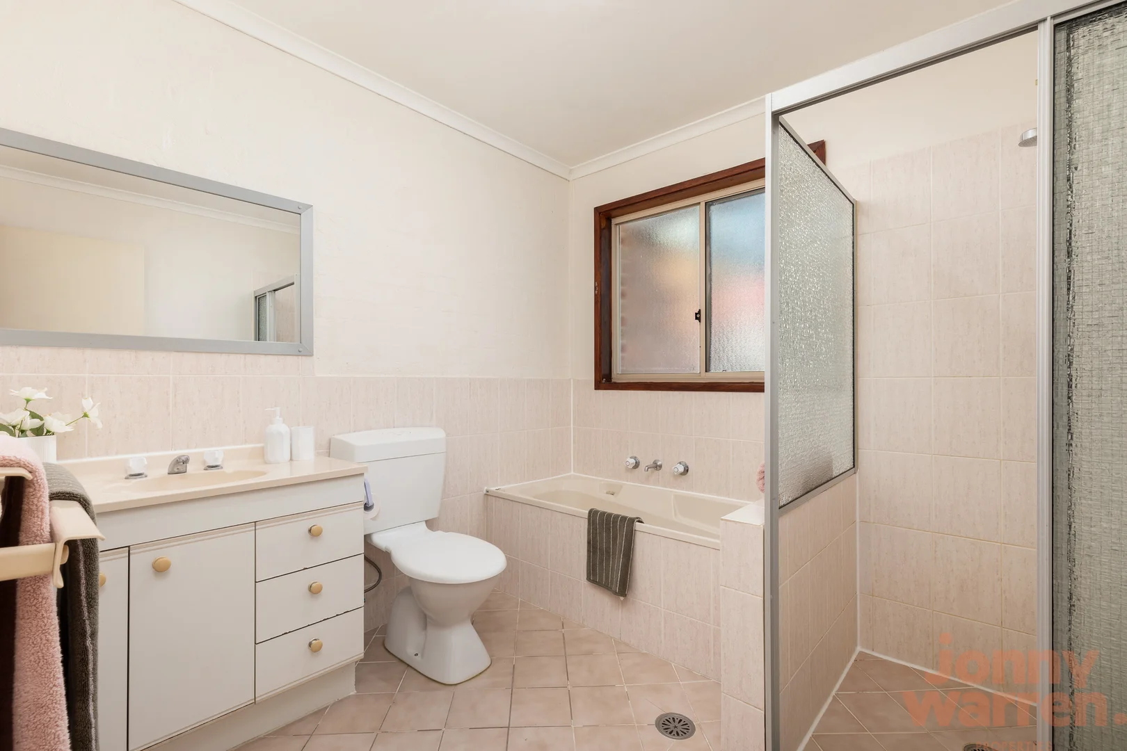 Photo of 8 Kilburn Close, Dunlop ACT 2615