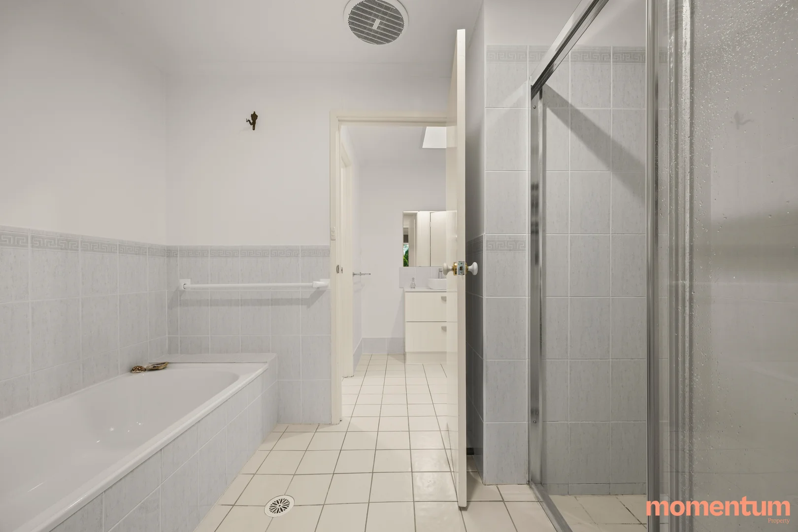 Photo of 6 Hindle Place, Gordon ACT 2906
