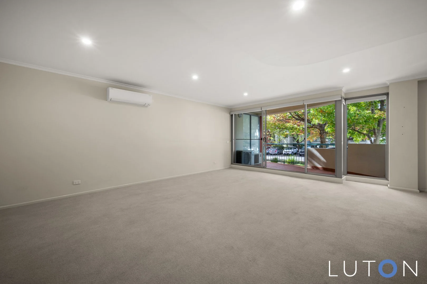 Photo of 102/107 Canberra Avenue, Griffith ACT 2603