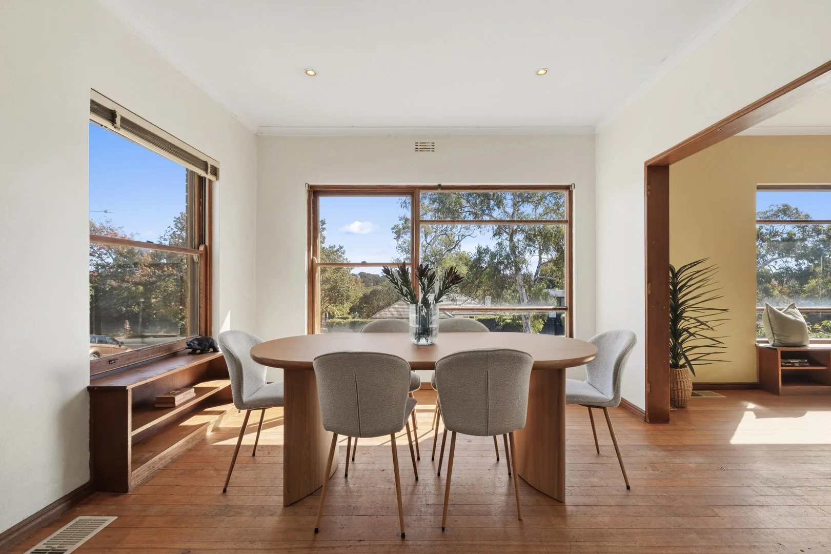 Photo of 104 Hopetoun Circuit, Yarralumla ACT 2600
