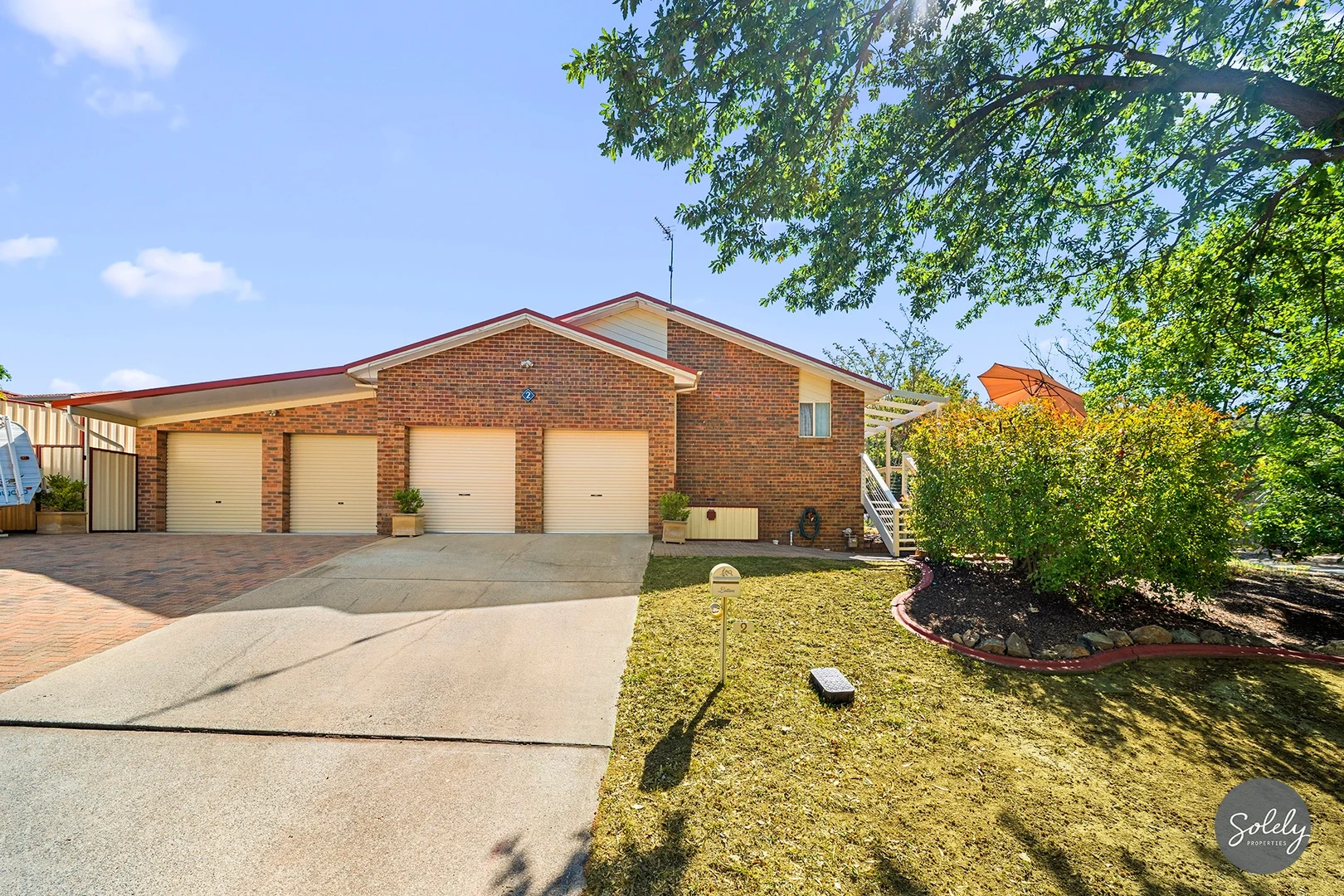 Photo of 2 Fingleton Crescent, Gordon ACT 2906