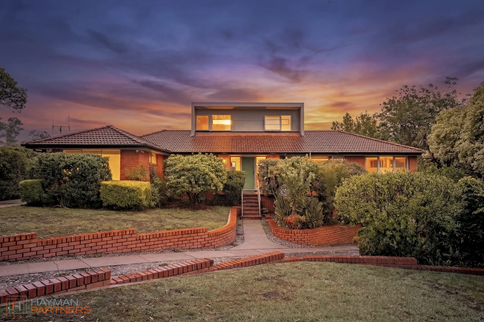 Photo of 10 Henderson Street, Garran ACT 2605